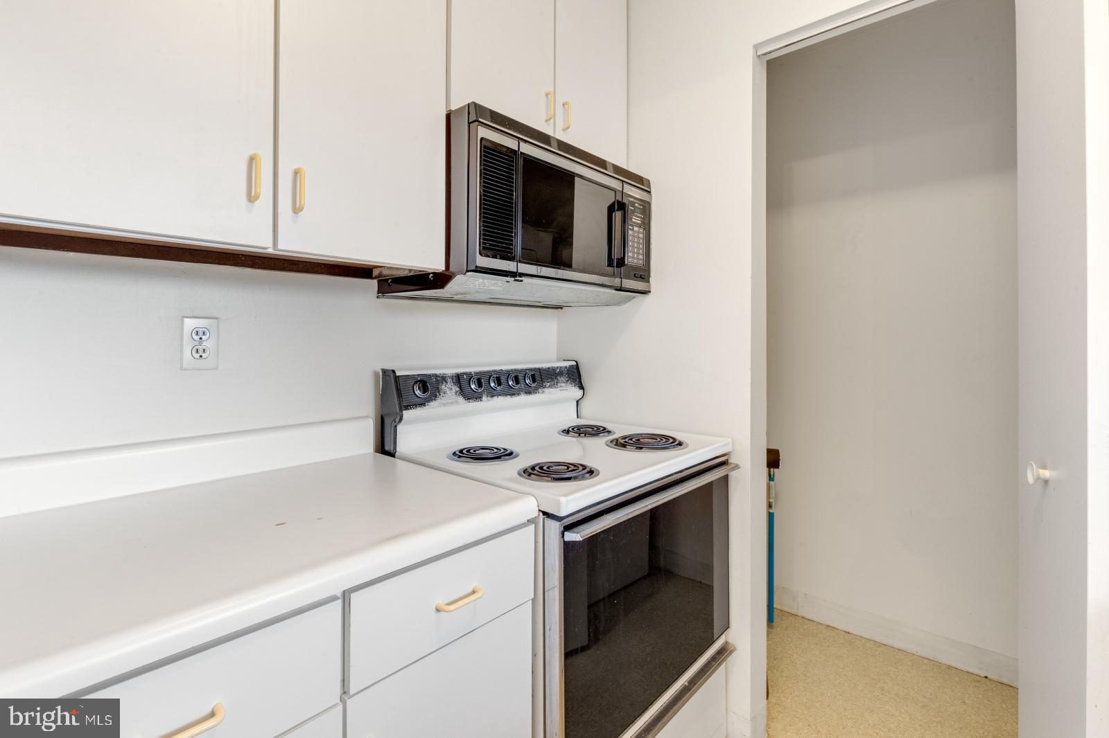 WASHINGTON SQ WEST - Residential Lease