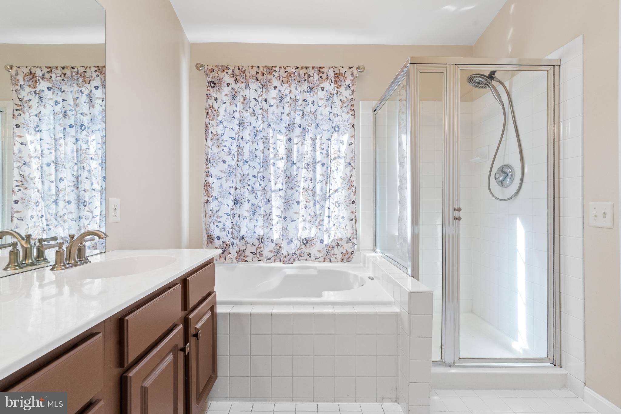 LAKE RIDGE - Residential Lease