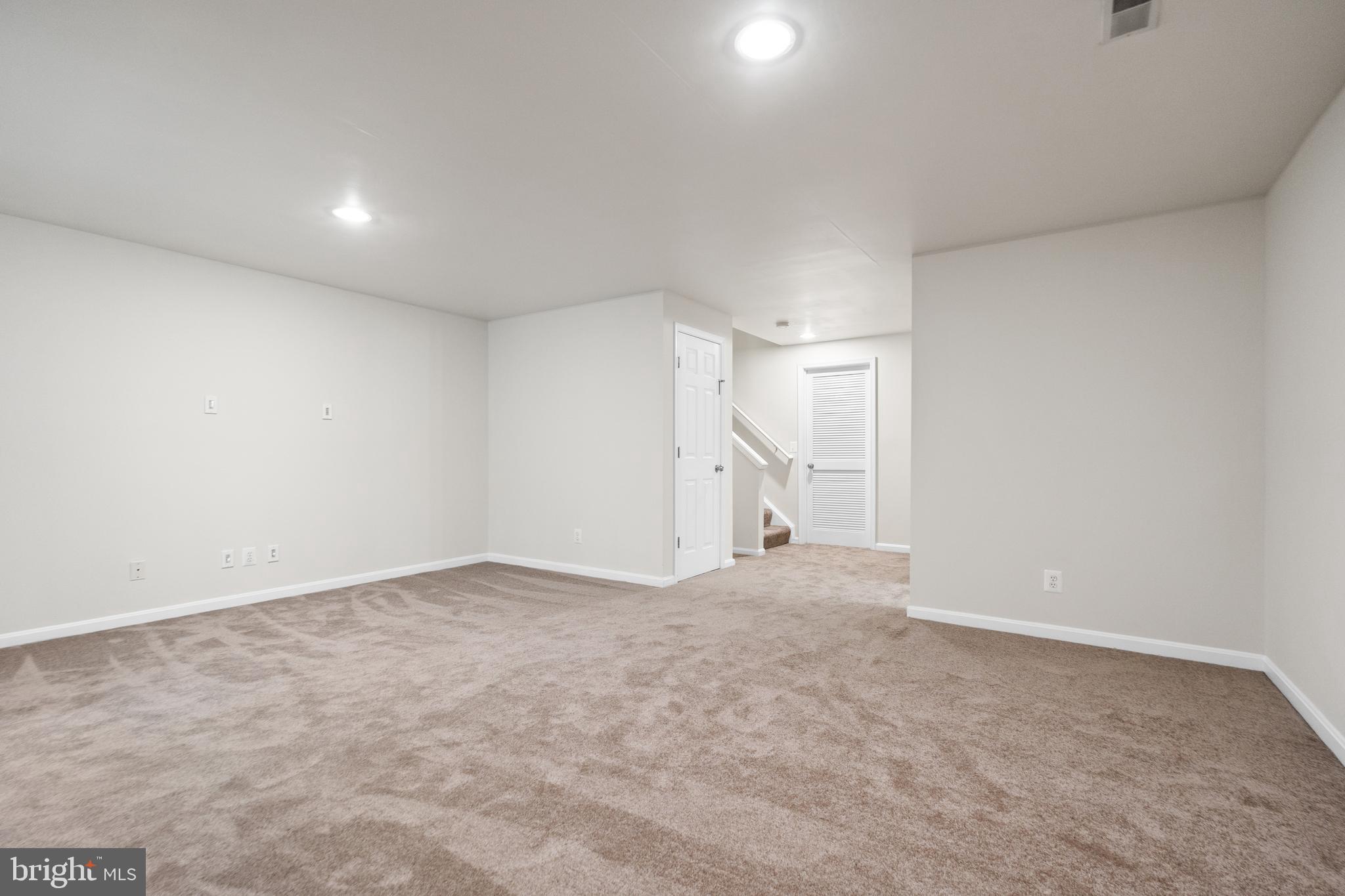 LAKE RIDGE - Residential Lease