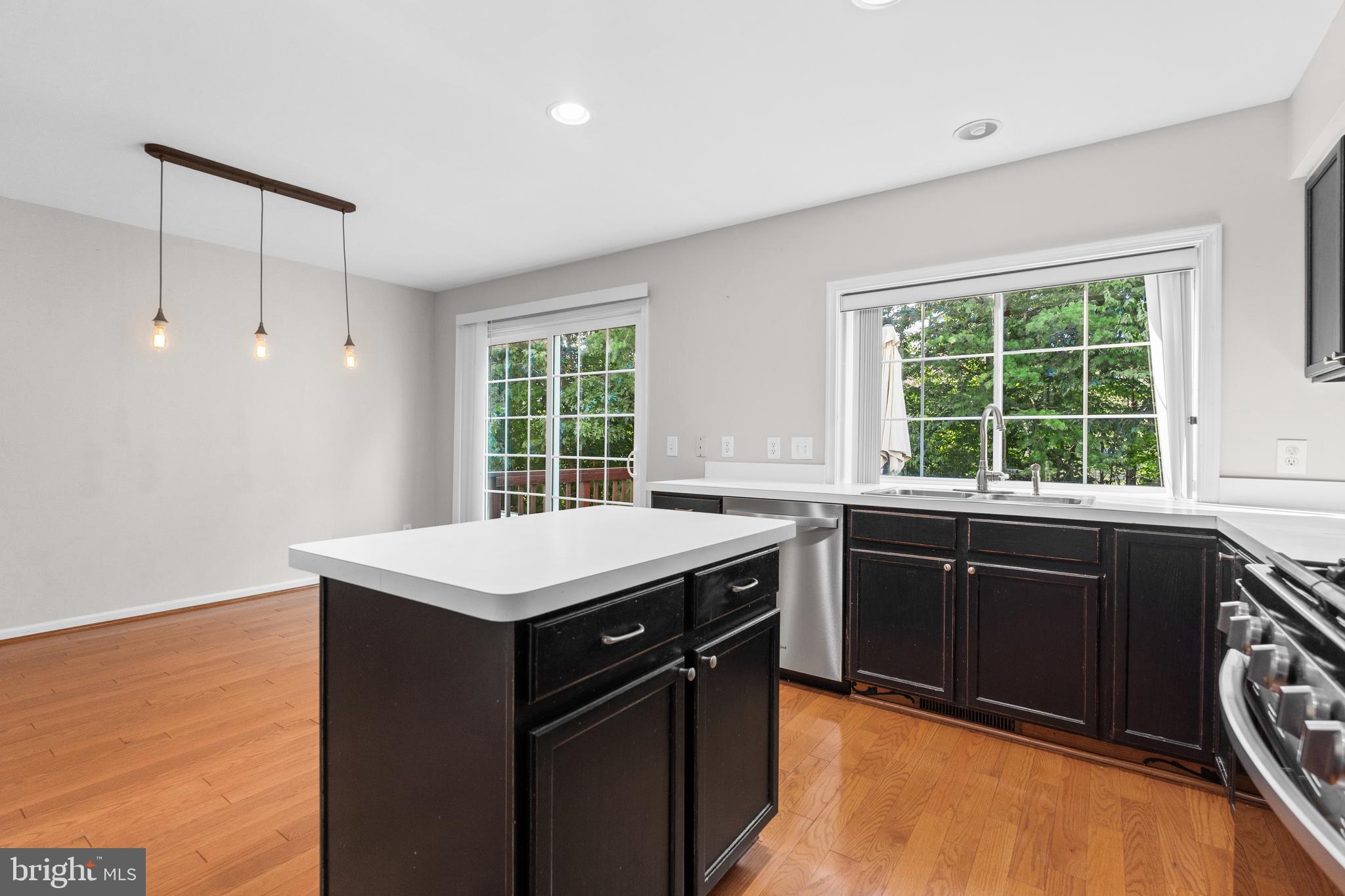 LAKE RIDGE - Residential Lease