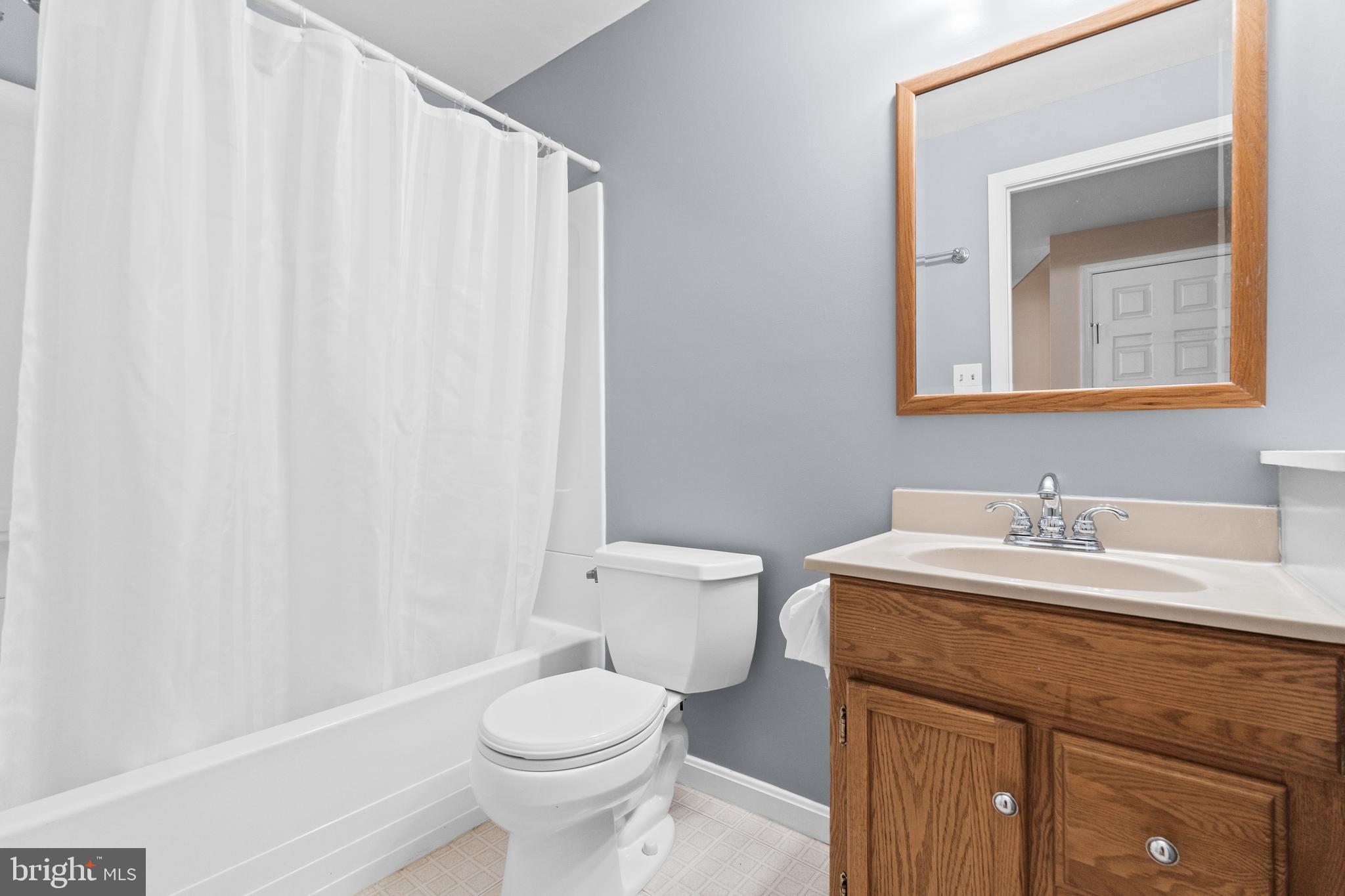 LAKE RIDGE - Residential Lease