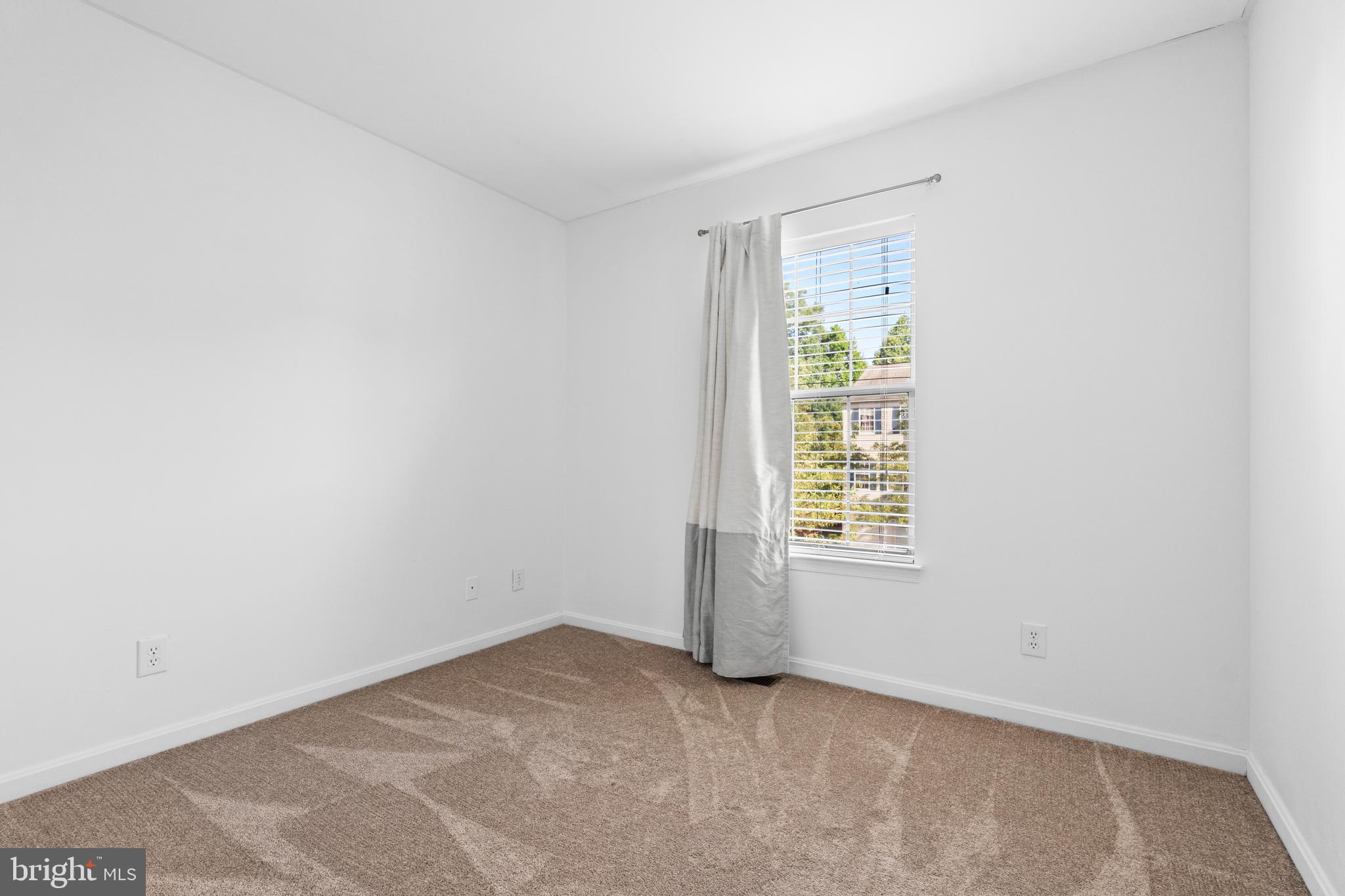 LAKE RIDGE - Residential Lease