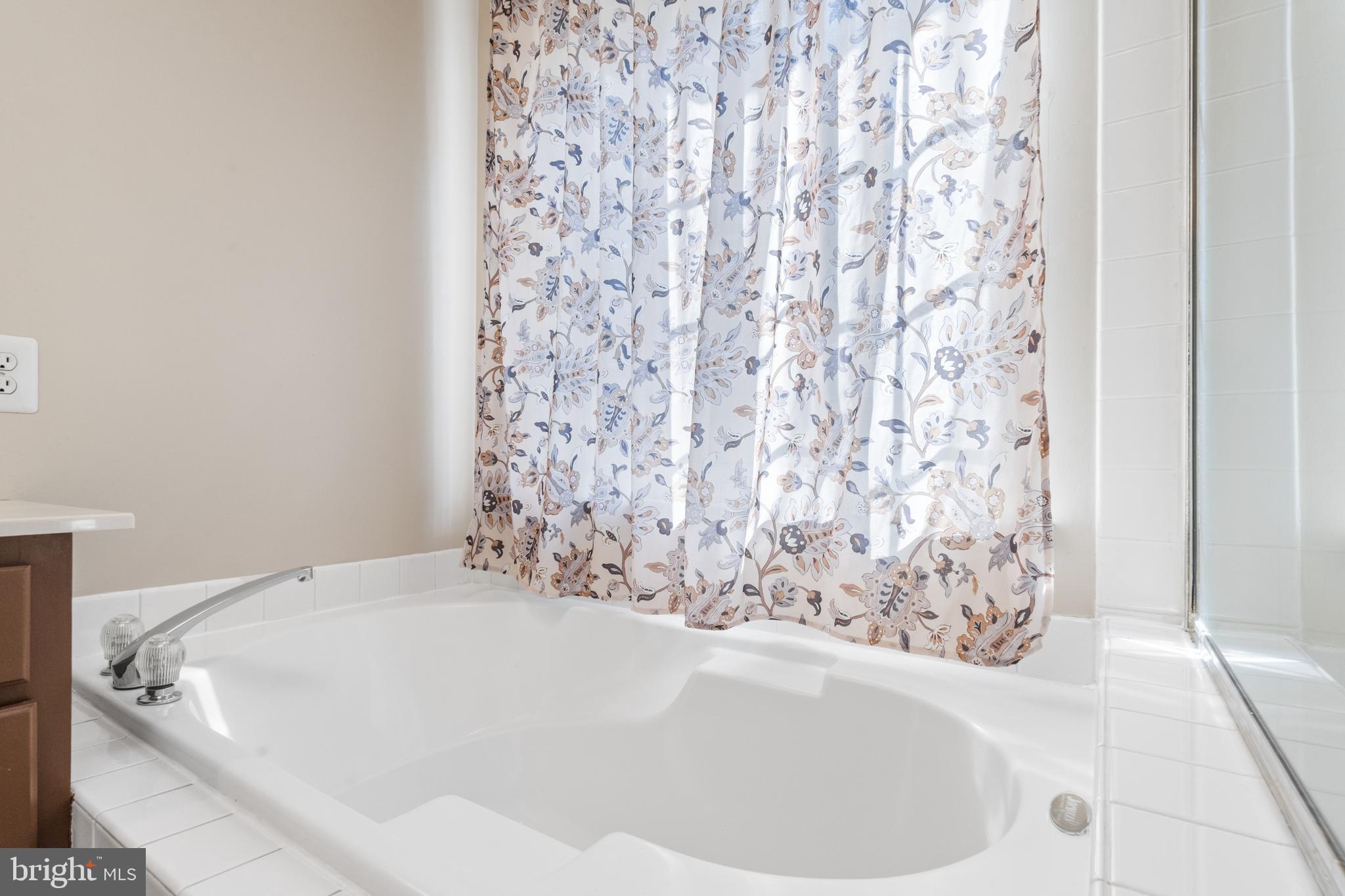 LAKE RIDGE - Residential Lease