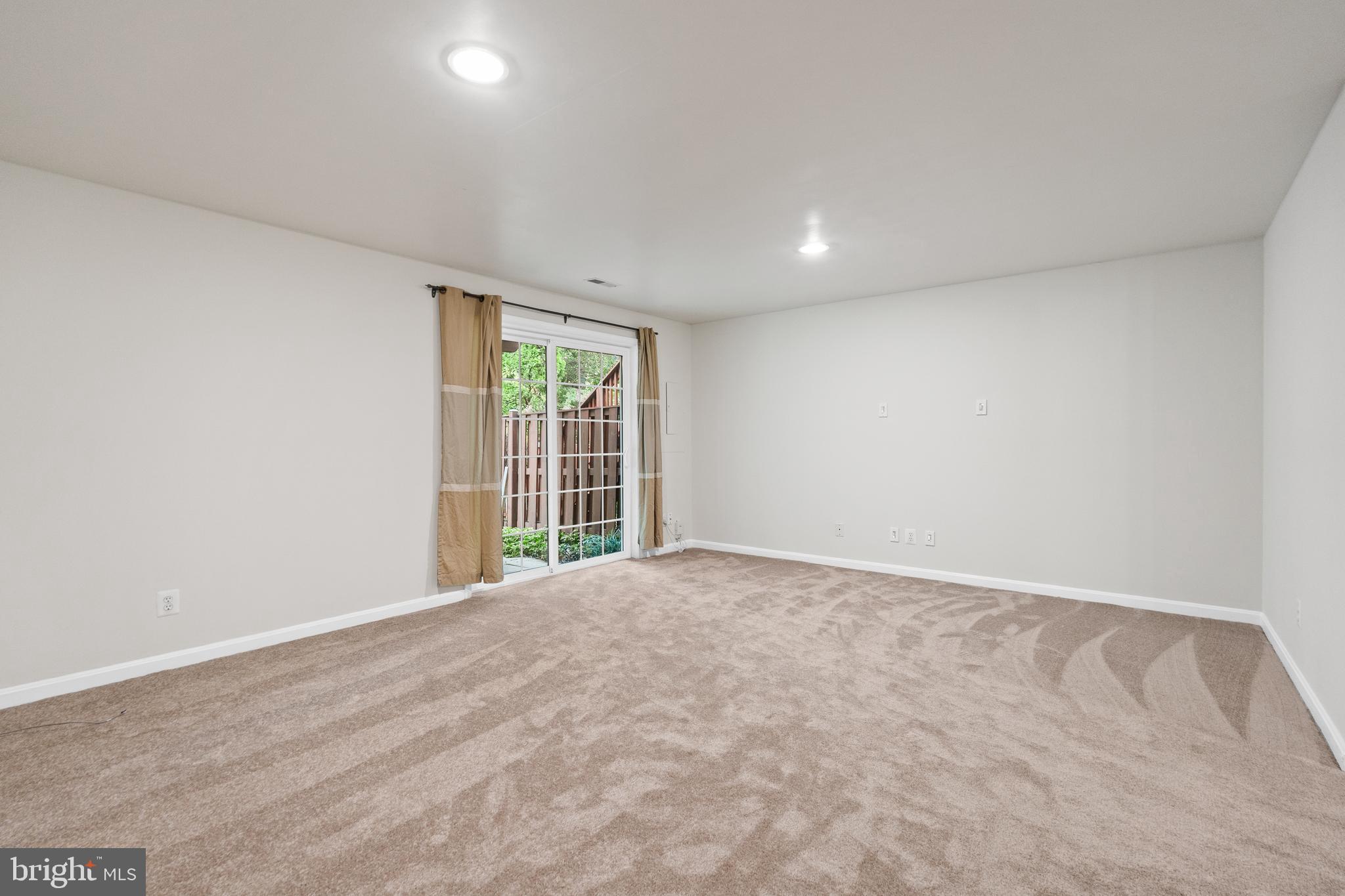 LAKE RIDGE - Residential Lease