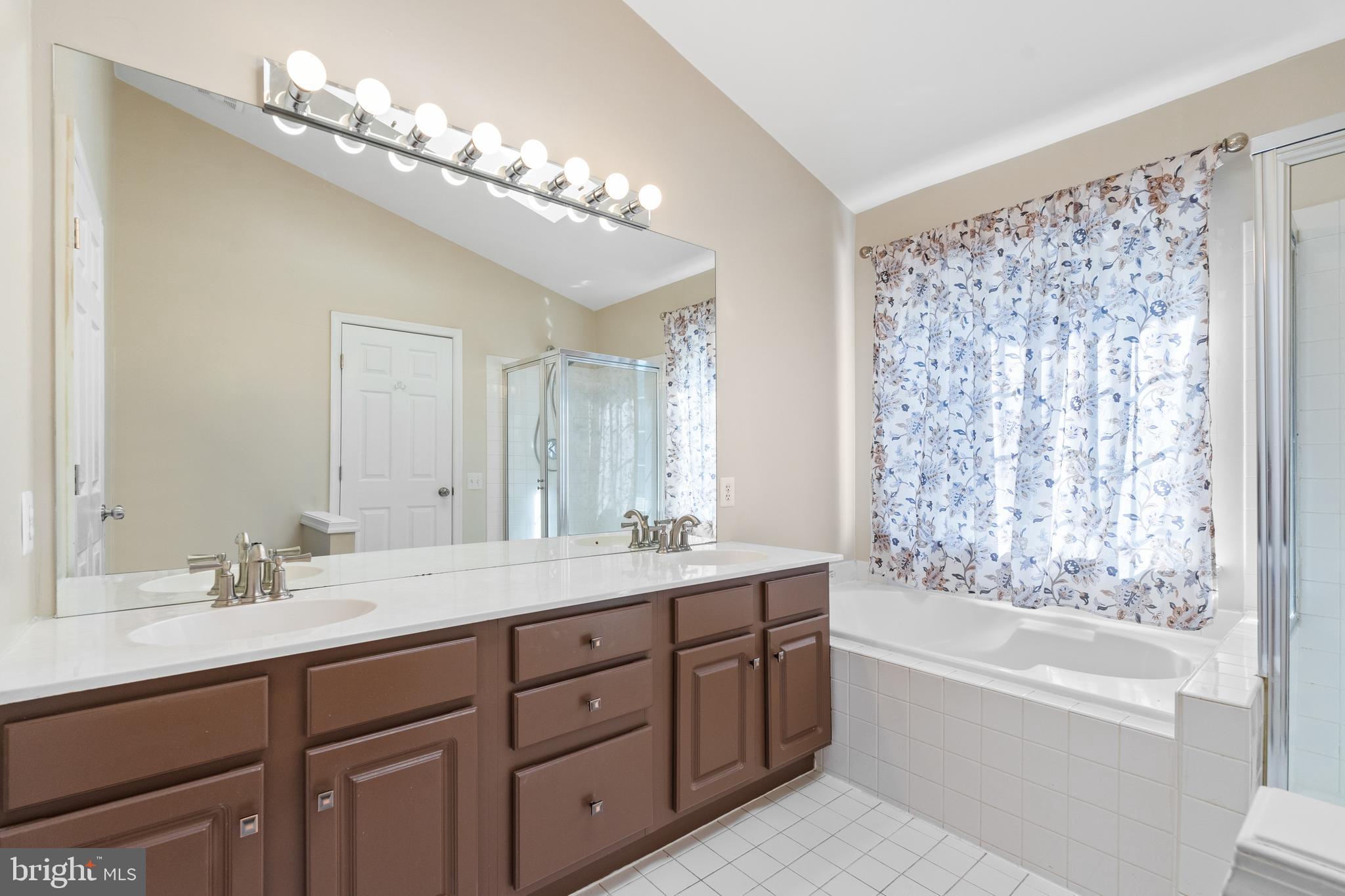 LAKE RIDGE - Residential Lease