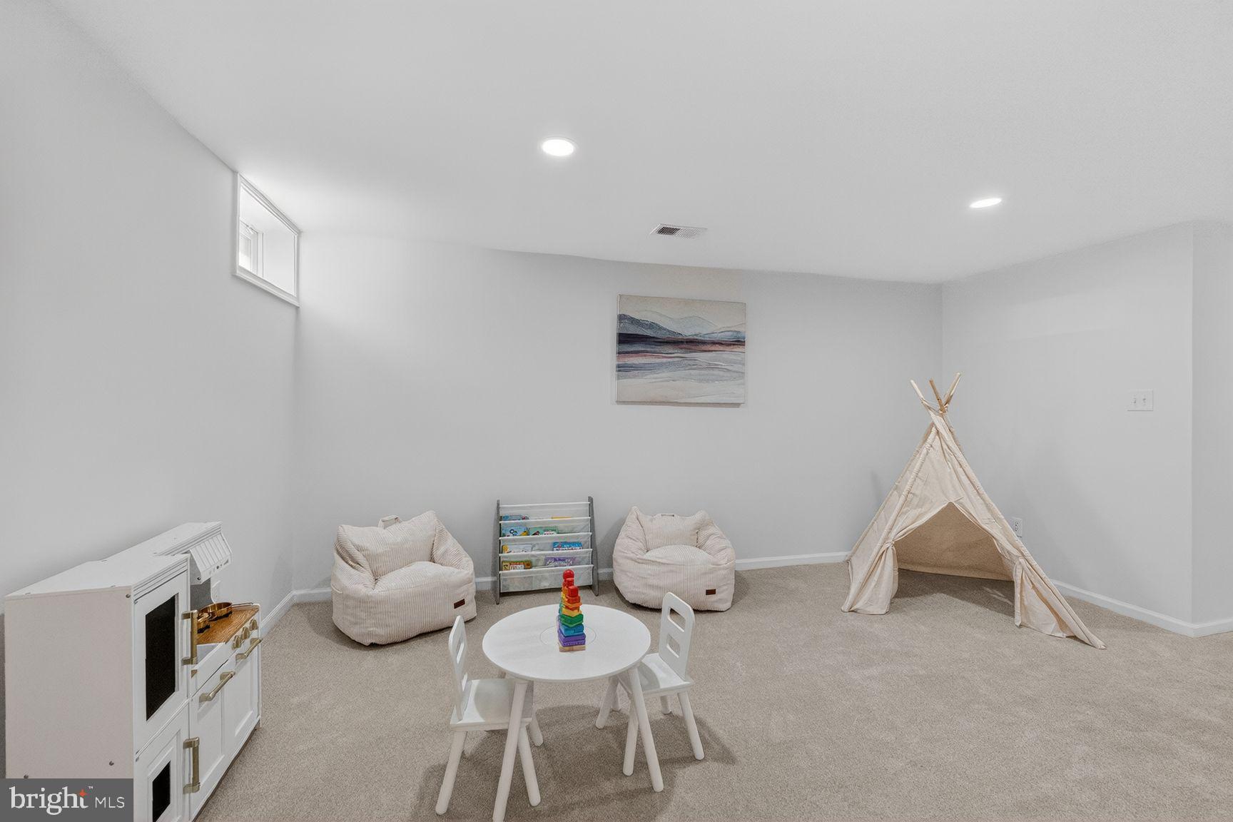 POLO FIELDS - Residential