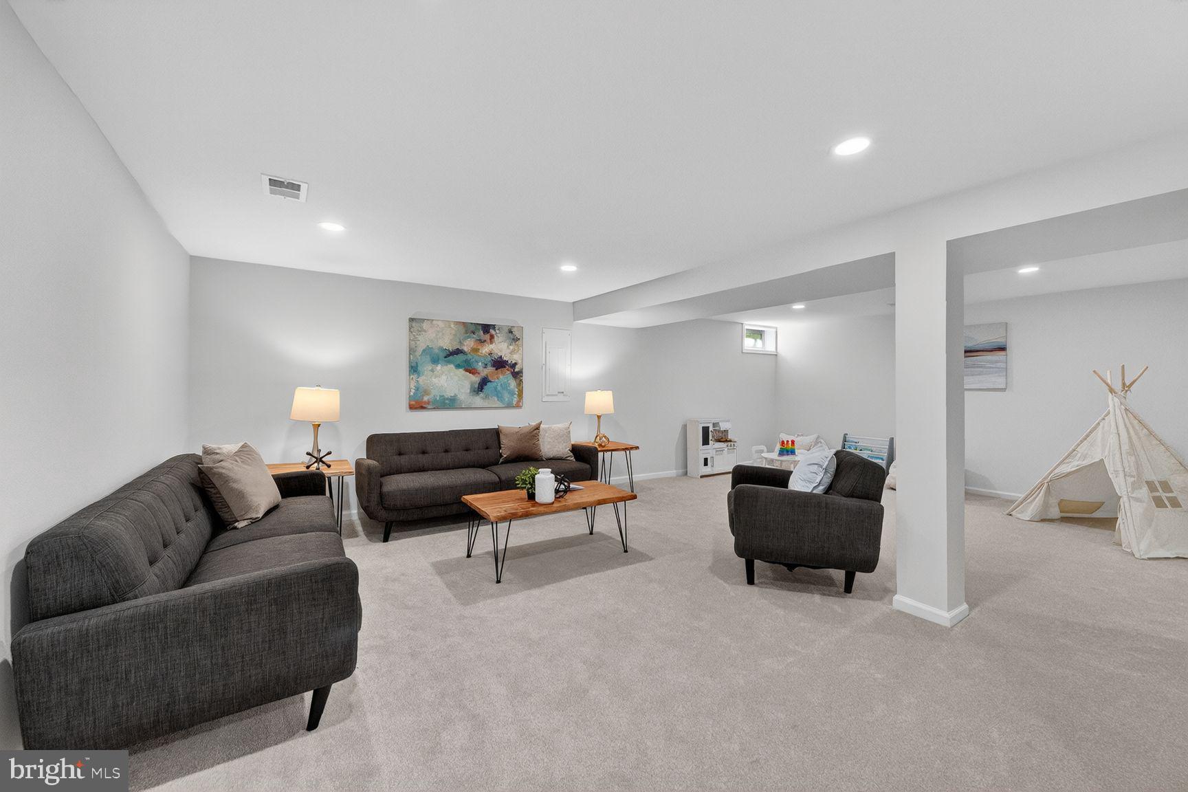 POLO FIELDS - Residential