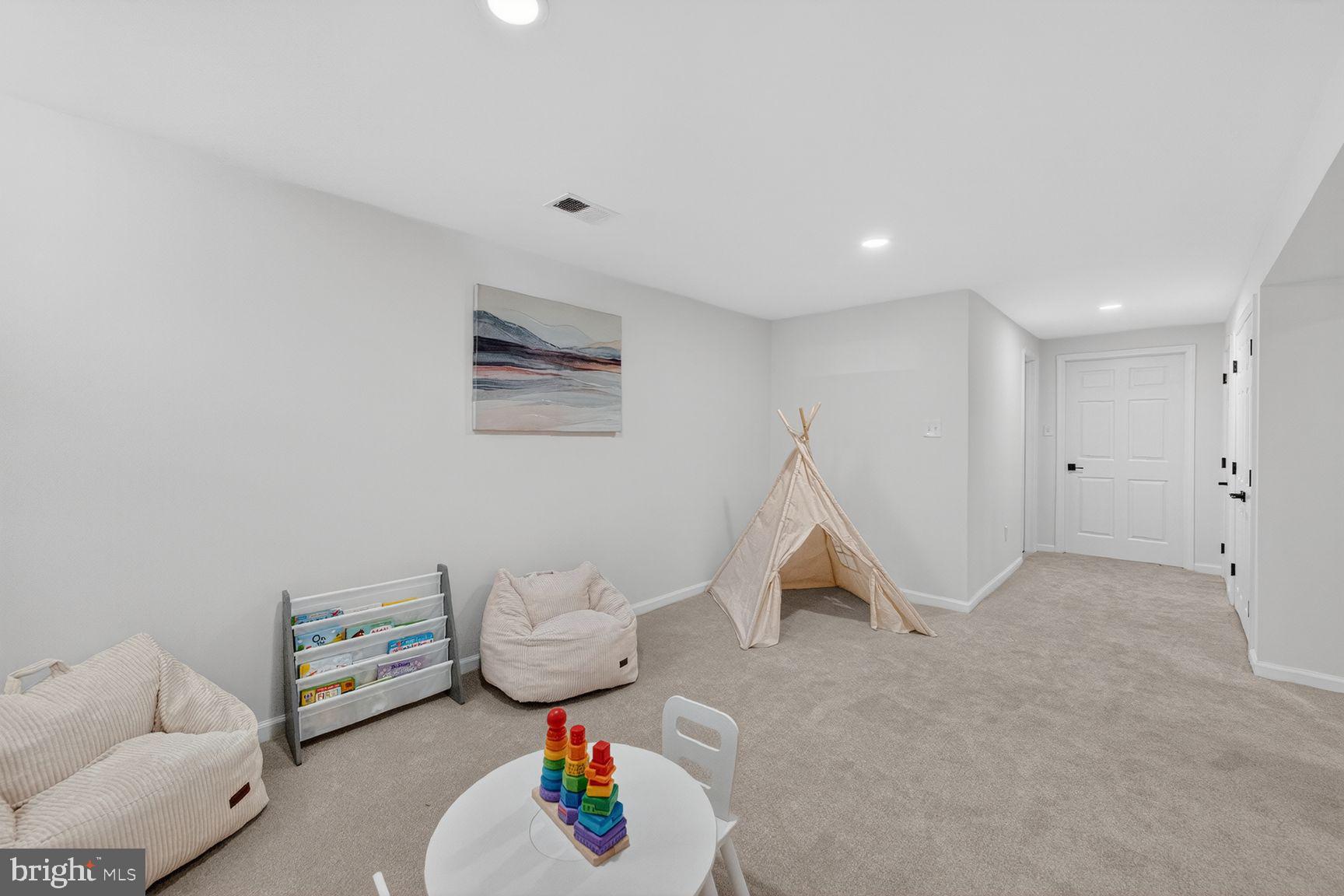 POLO FIELDS - Residential