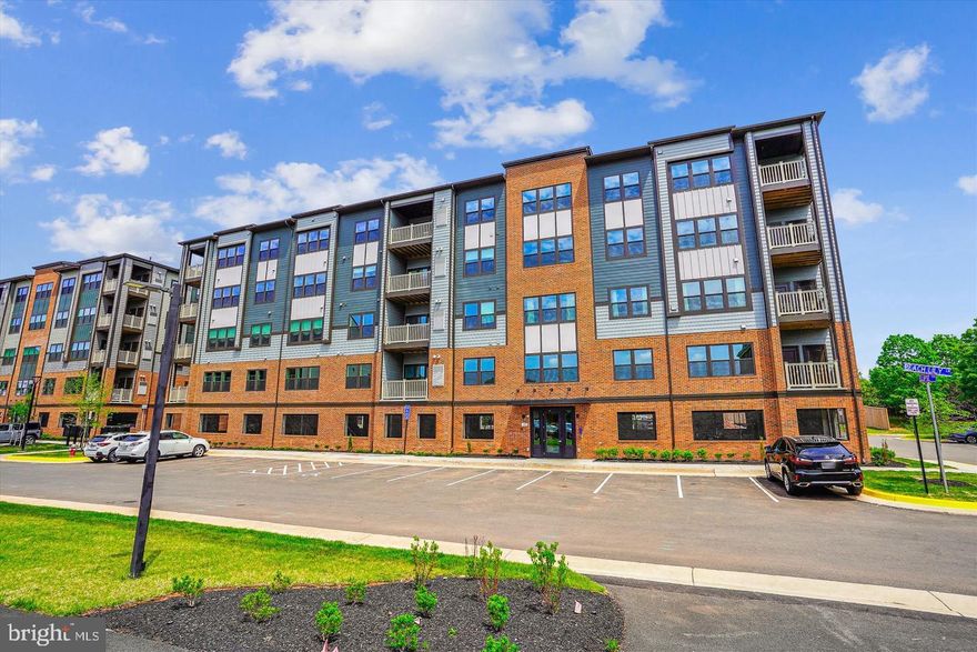 Brand New 2 bed + Den 2 bath condo for rent in the Ellipse at Westfield.  One level living at it's best in a newly built condo with elevator on 4th floor.   Bright Open Floorplan over 1495sq and hard Surface Wide Plank Flooring Throughout. Gourmet Kitchen, Huge Island, Quart Counter-Top, and Stainless Steel Appliances.  Primary Suite with Walk-in Closet, Double Vanity, and Large Walk-in Shower. Walk out Balcony. Lots of Natural Lights. Gated Garage Parking Secure Access to Building