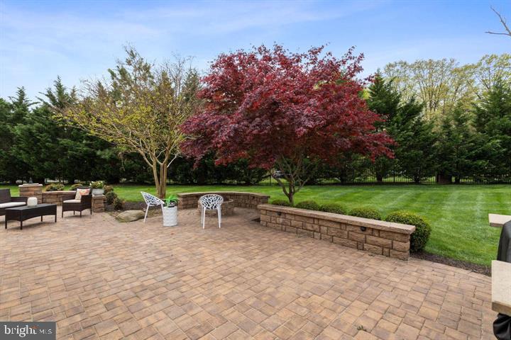 CEDAR HUNT - Residential Lease