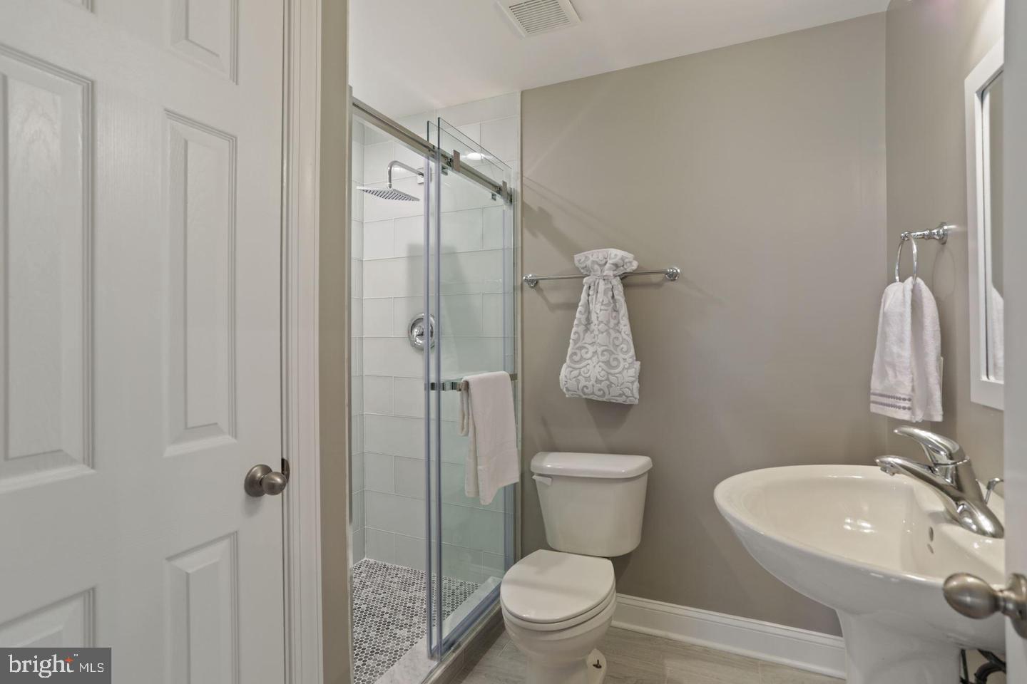 CEDAR HUNT - Residential Lease