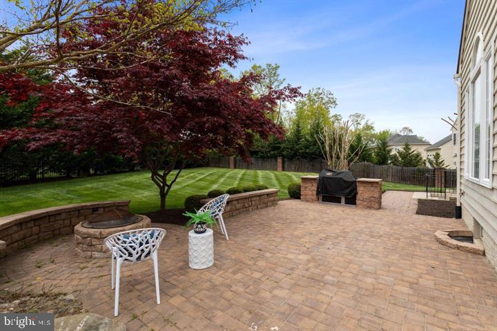 CEDAR HUNT - Residential Lease