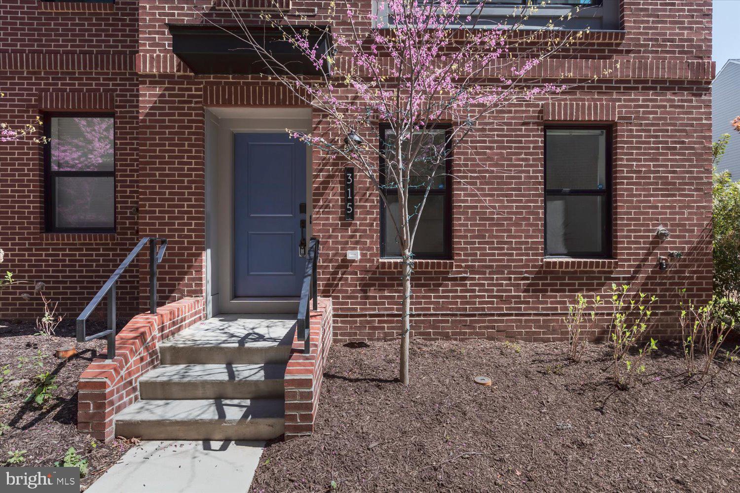 315 RIGGS PARK PLACE NE