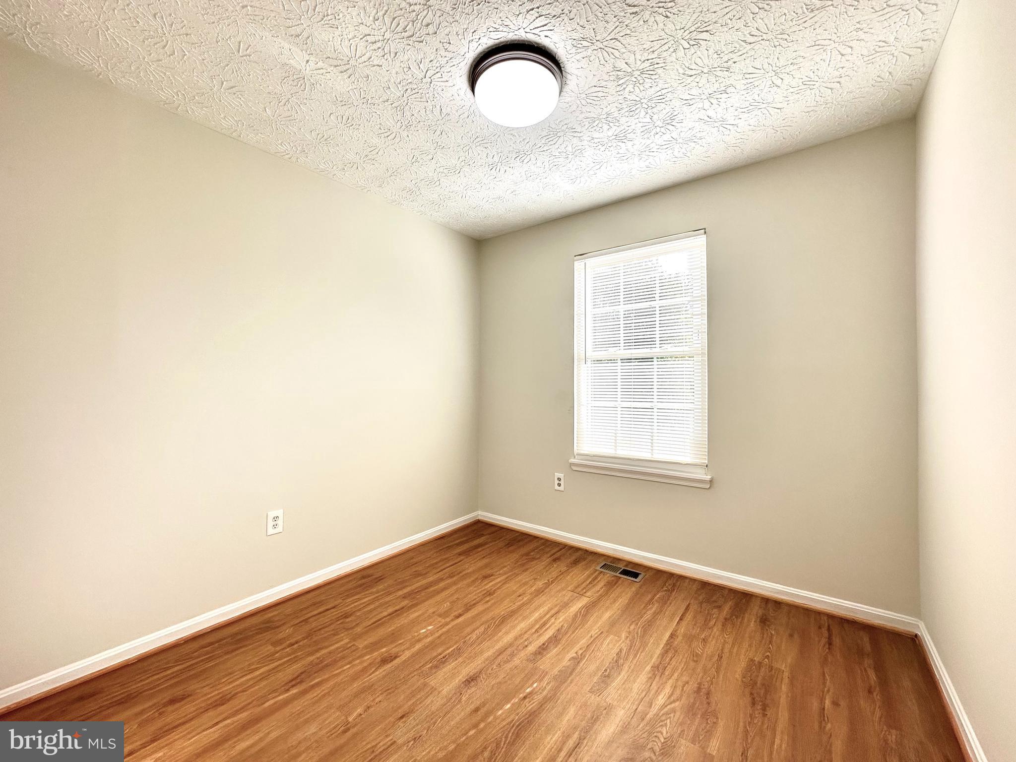 GUNNERS LAKE VILLAGE - Residential Lease