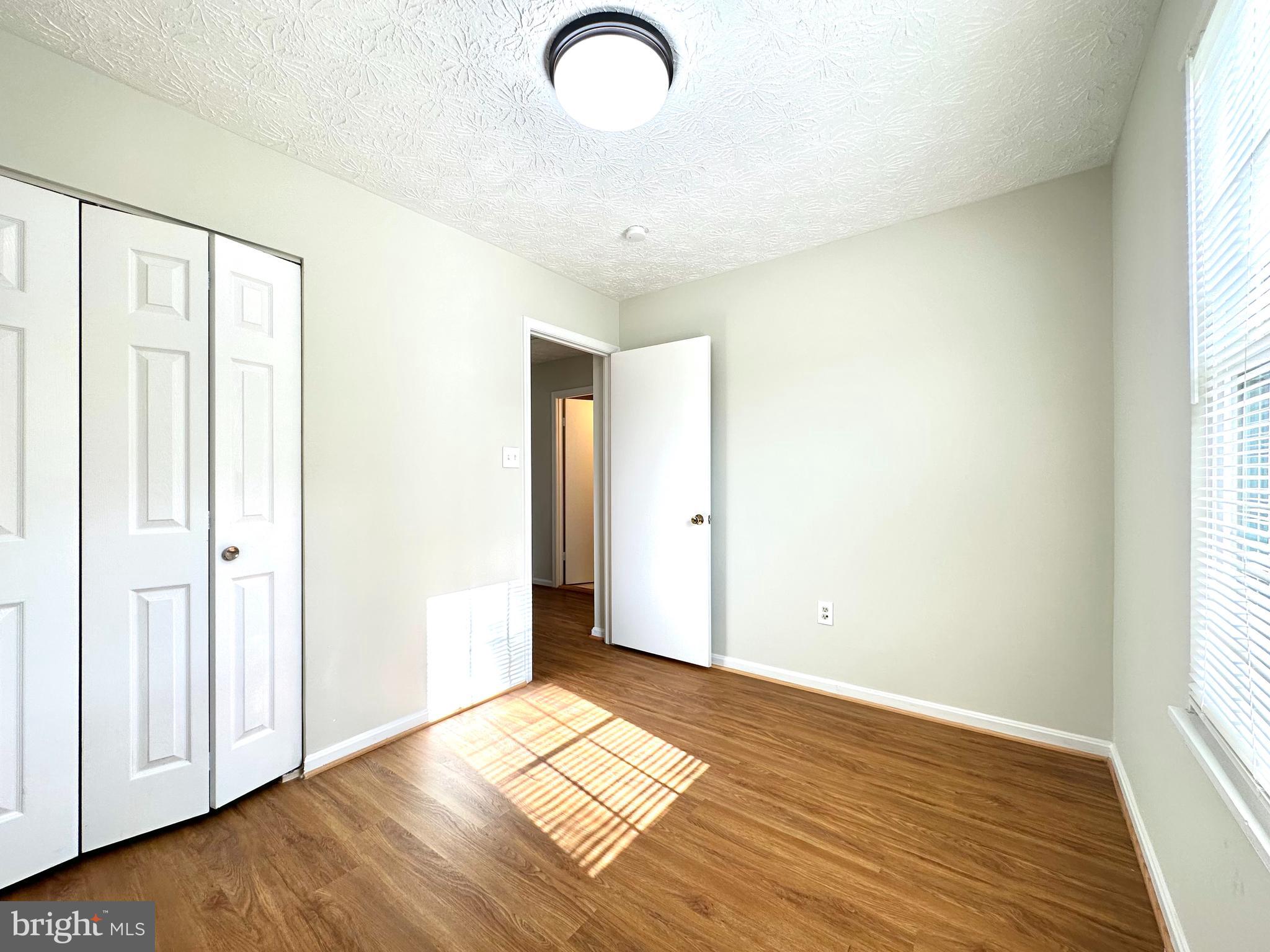 GUNNERS LAKE VILLAGE - Residential Lease