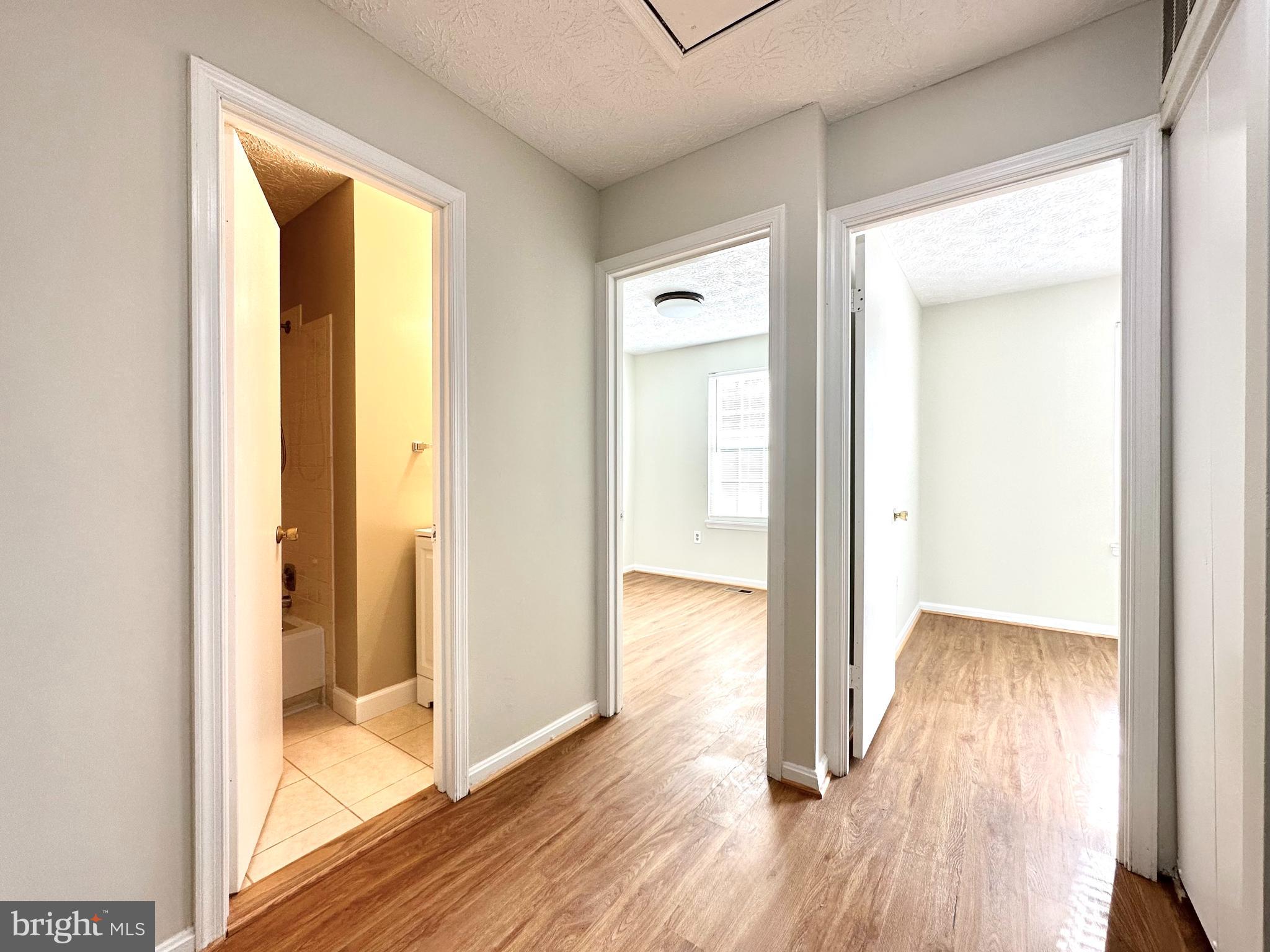 GUNNERS LAKE VILLAGE - Residential Lease