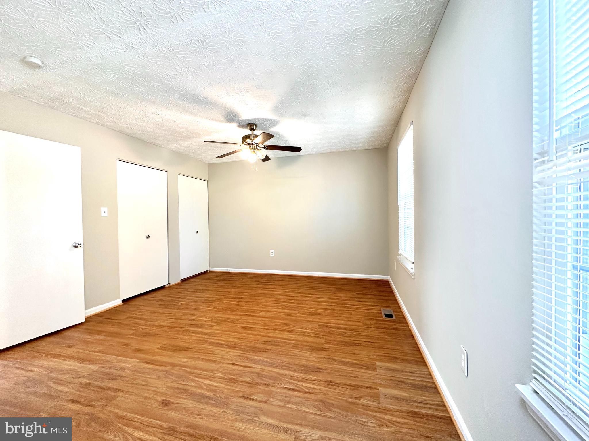 GUNNERS LAKE VILLAGE - Residential Lease