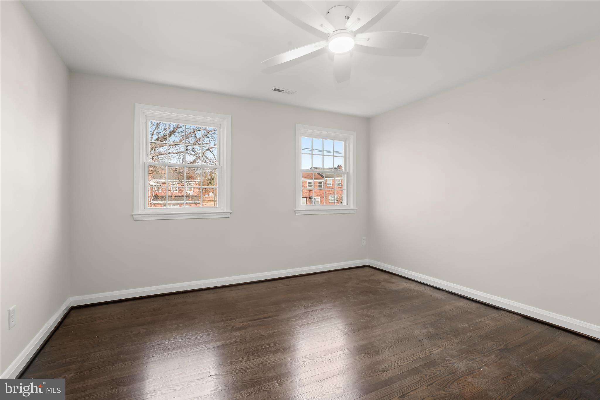 GLEN OAKS - Residential