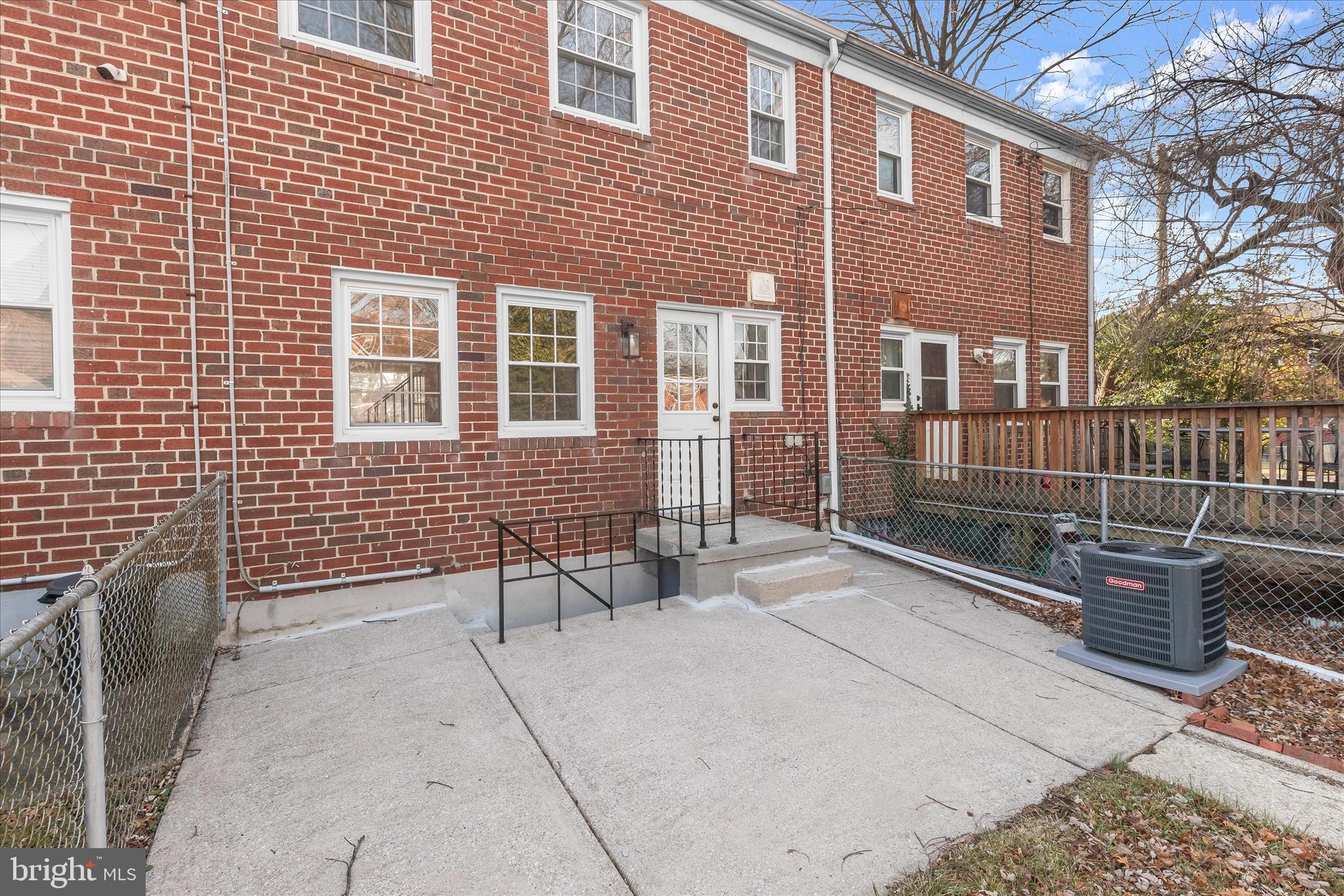 GLEN OAKS - Residential