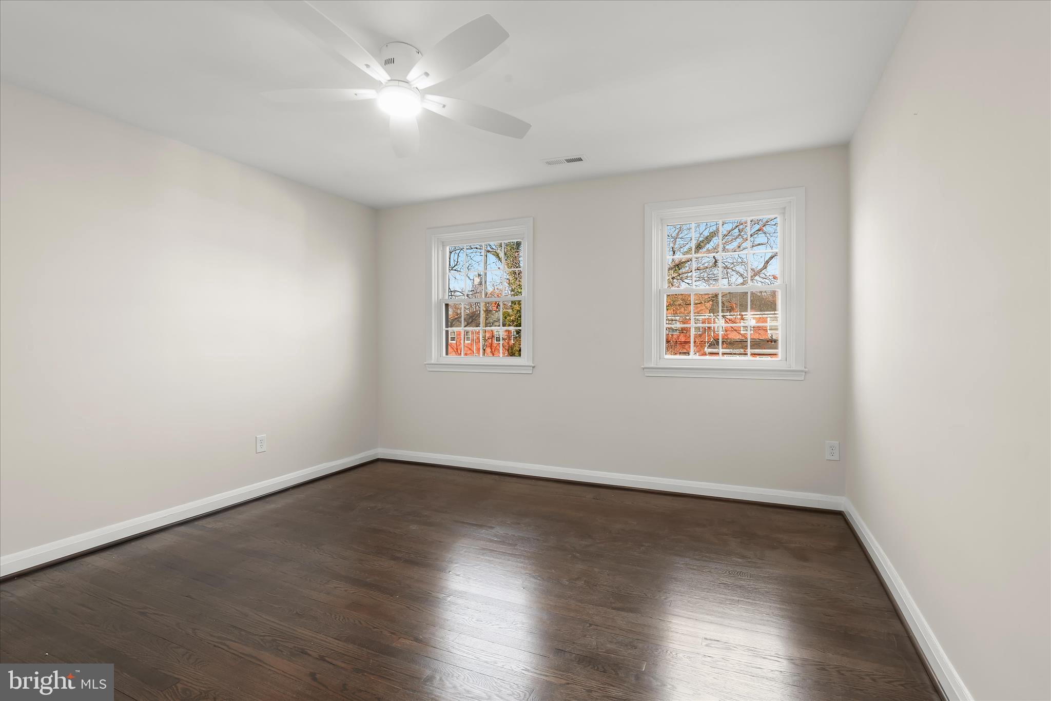 GLEN OAKS - Residential