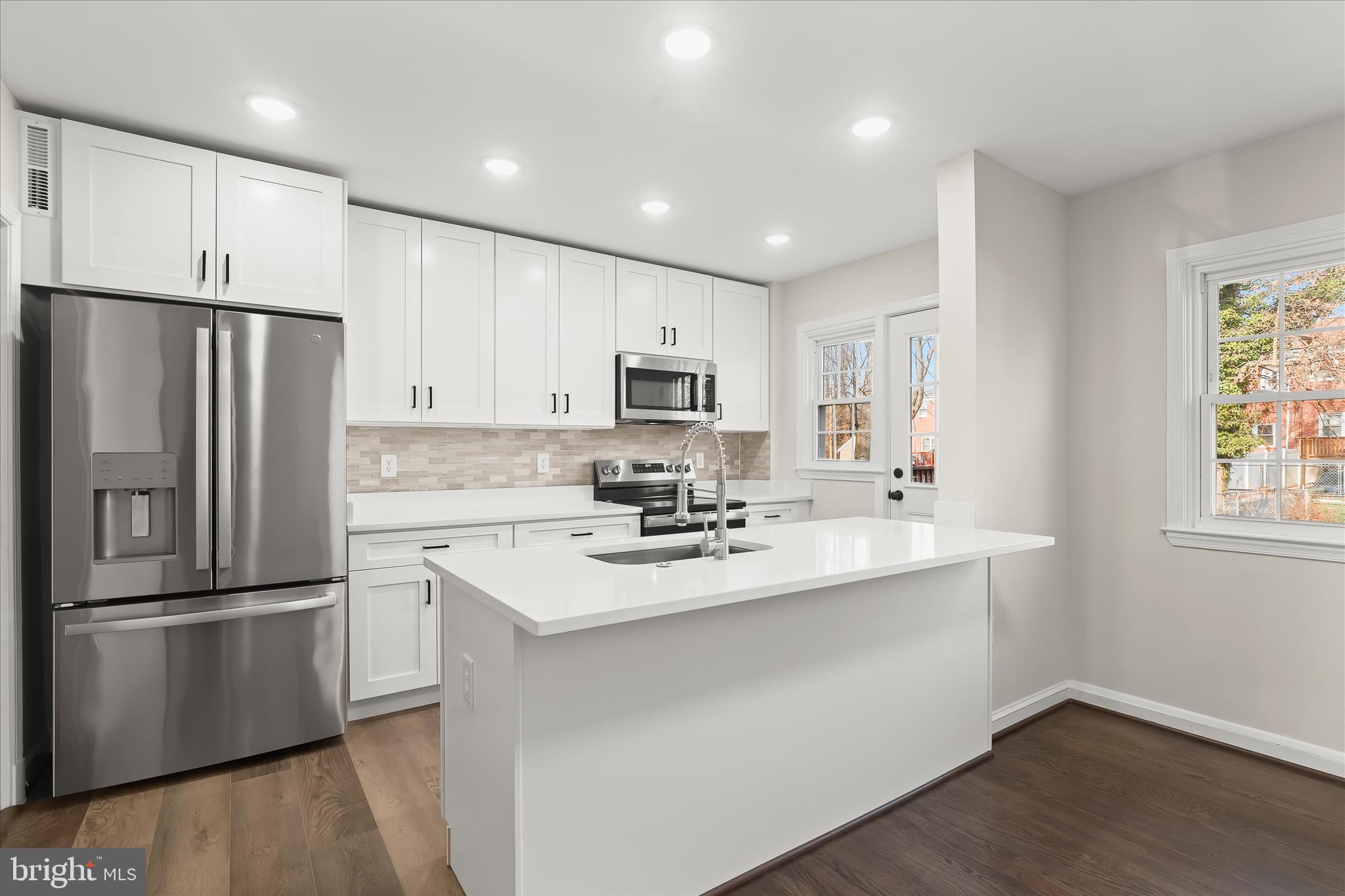 GLEN OAKS - Residential