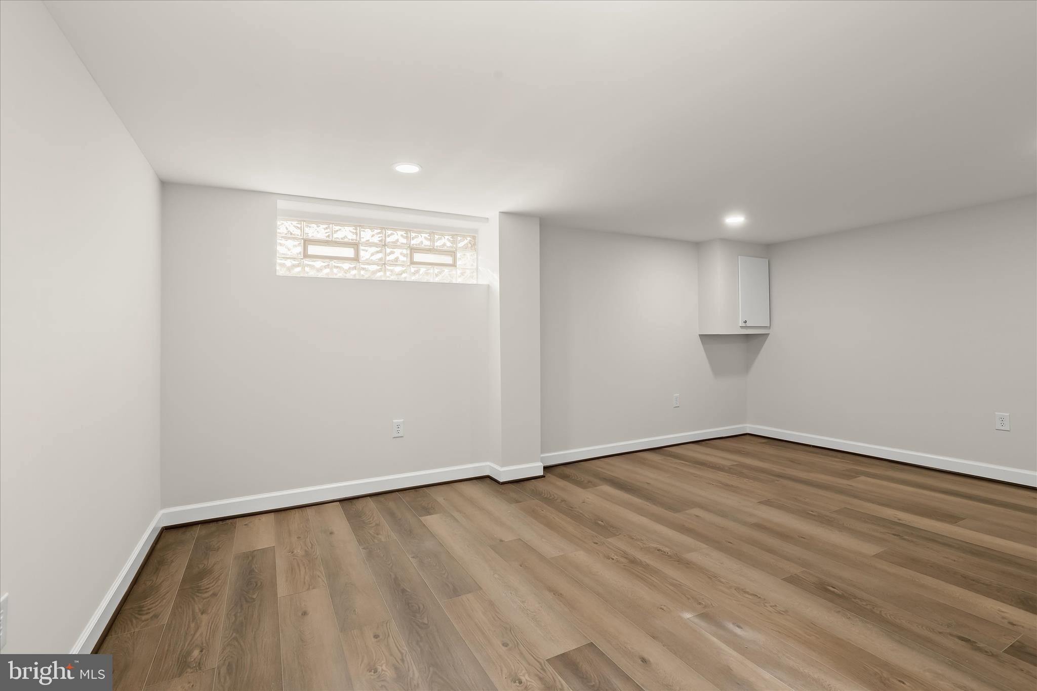 GLEN OAKS - Residential