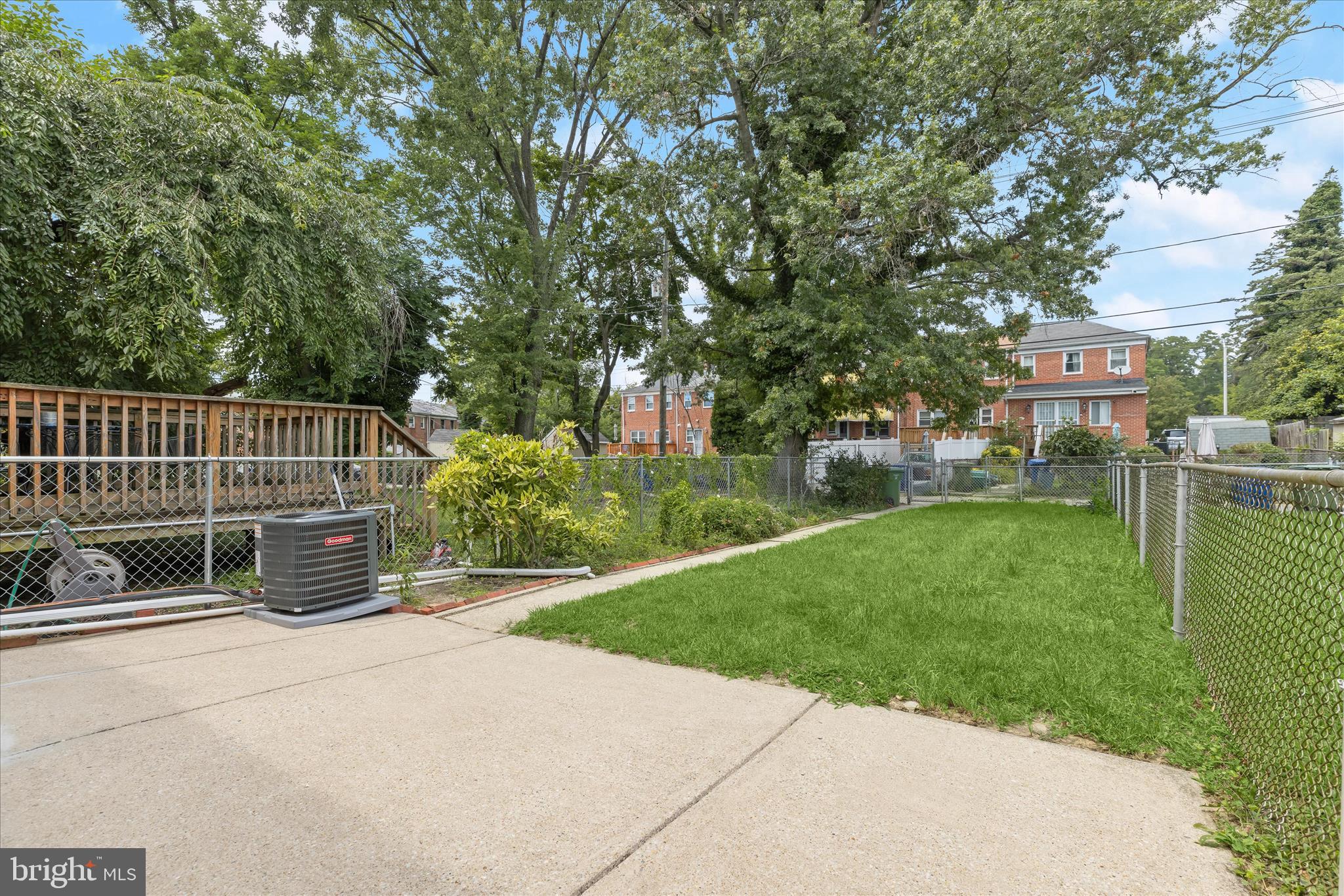 GLEN OAKS - Residential