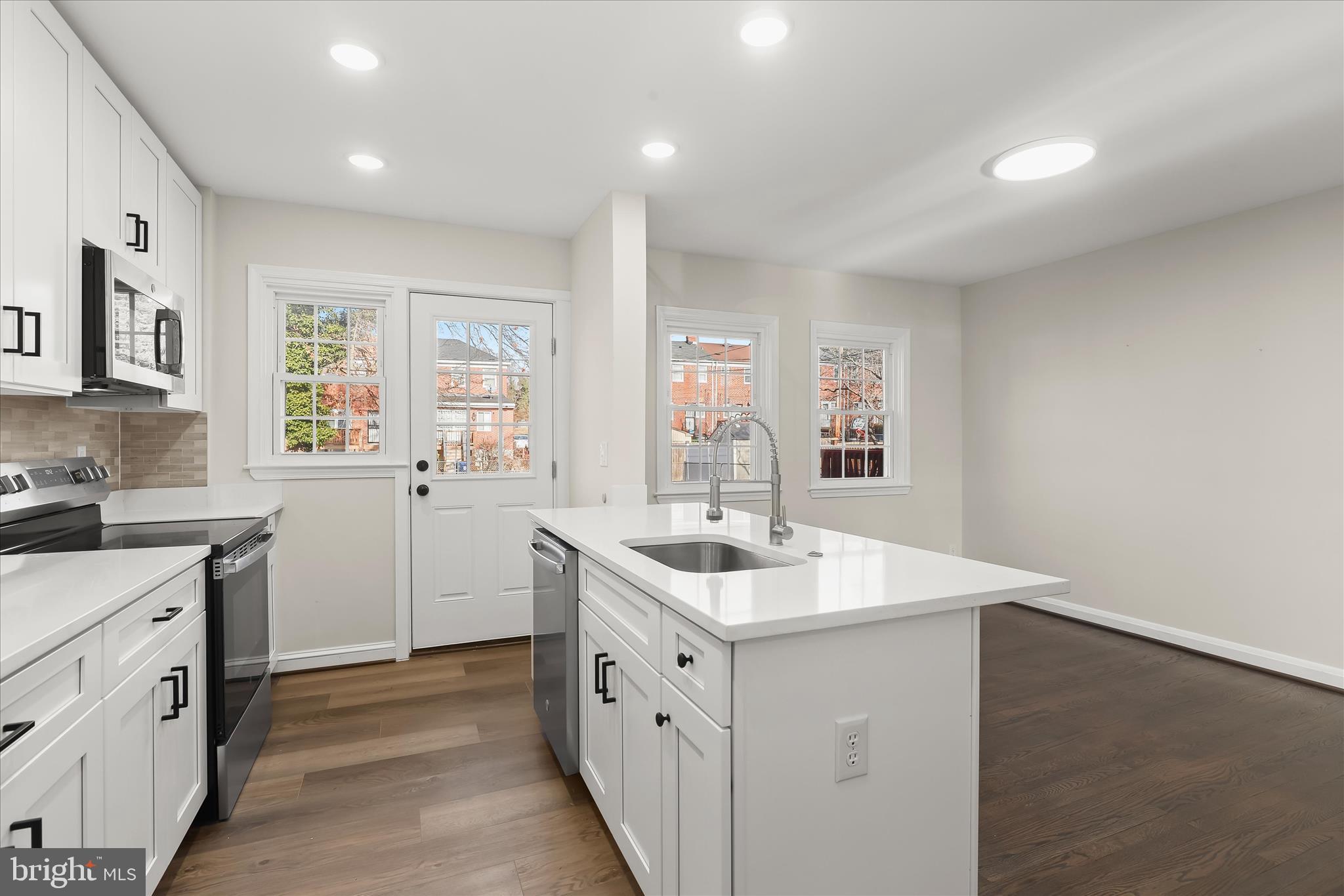 GLEN OAKS - Residential