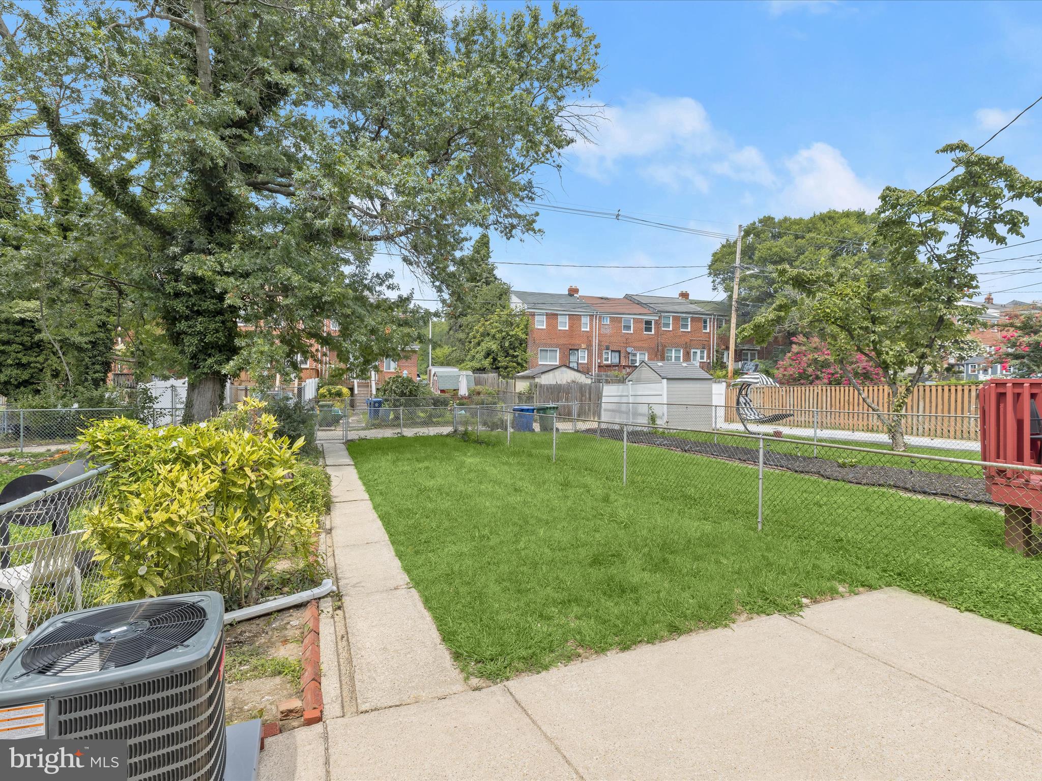 GLEN OAKS - Residential