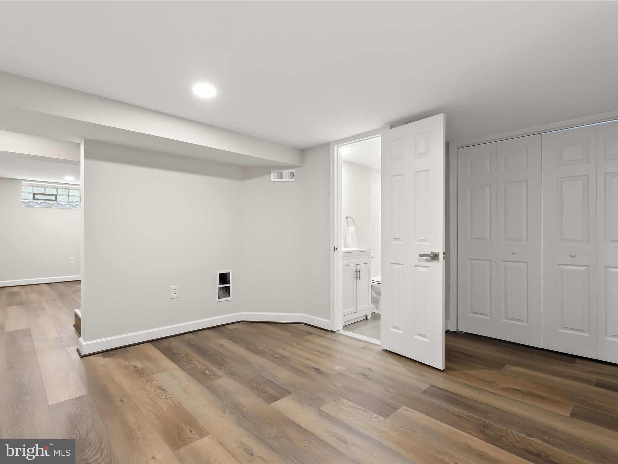 GLEN OAKS - Residential