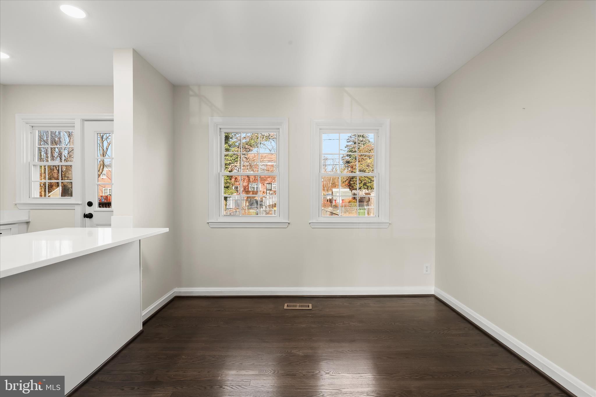 GLEN OAKS - Residential