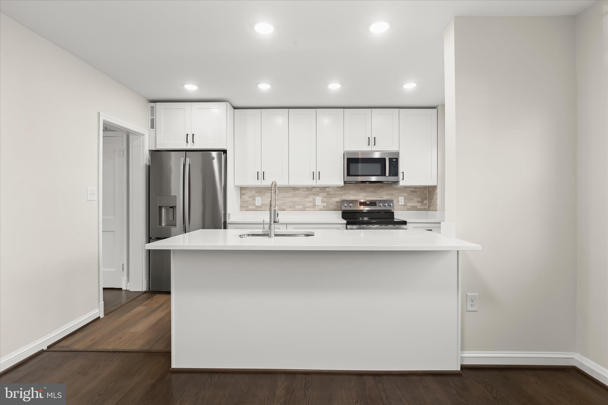 GLEN OAKS - Residential