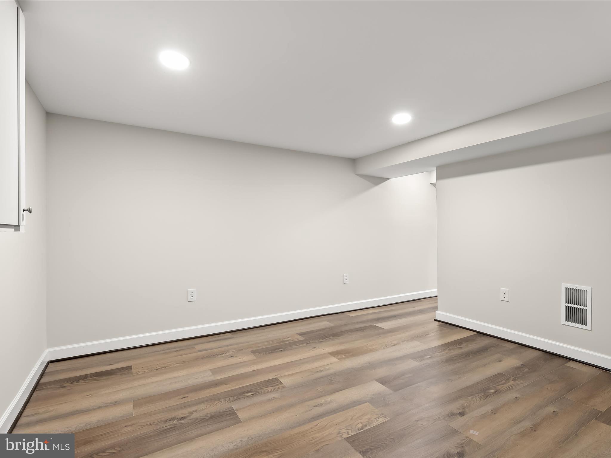 GLEN OAKS - Residential