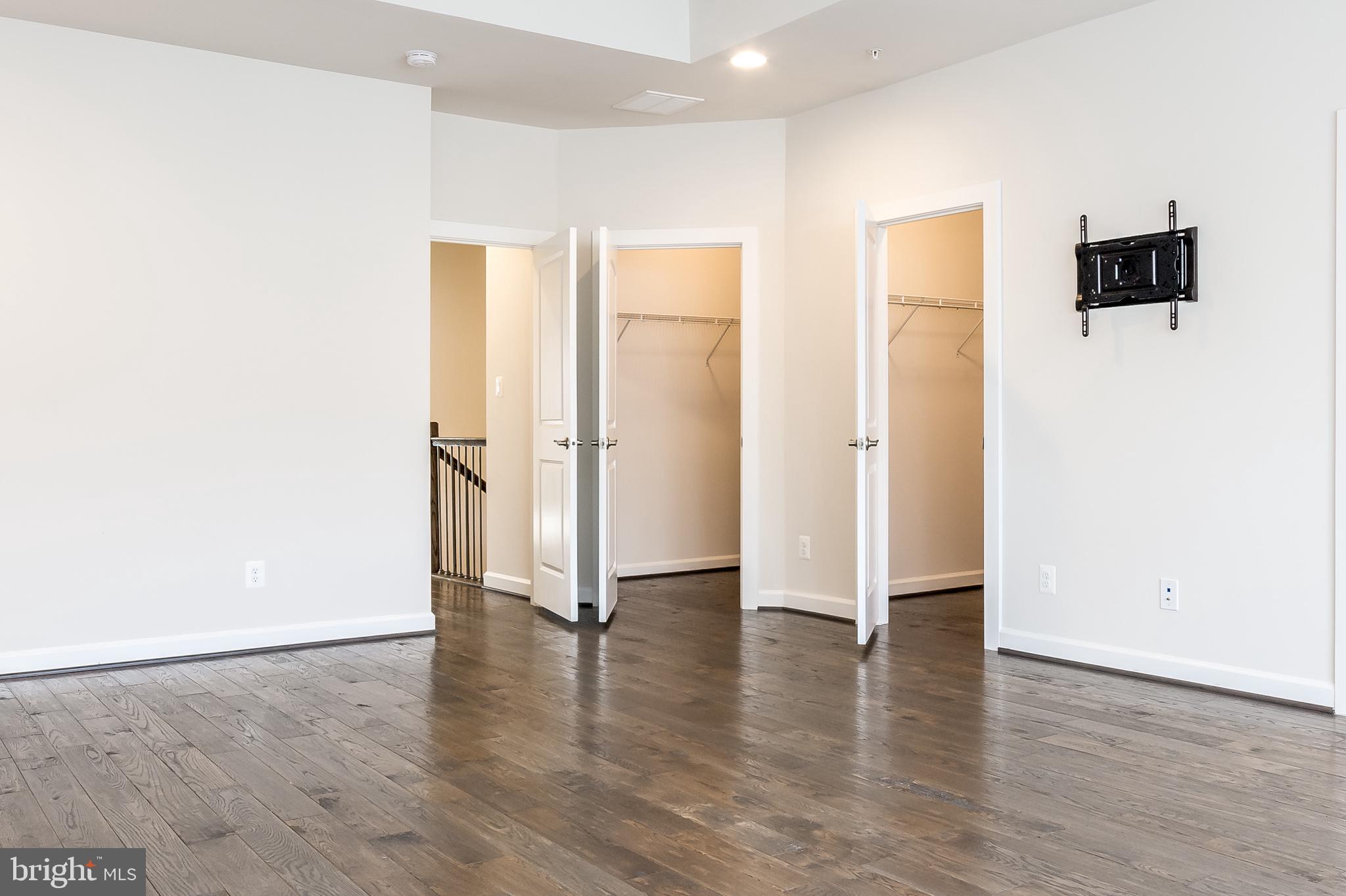 GREENLEIGH AT CROSSROADS - Residential