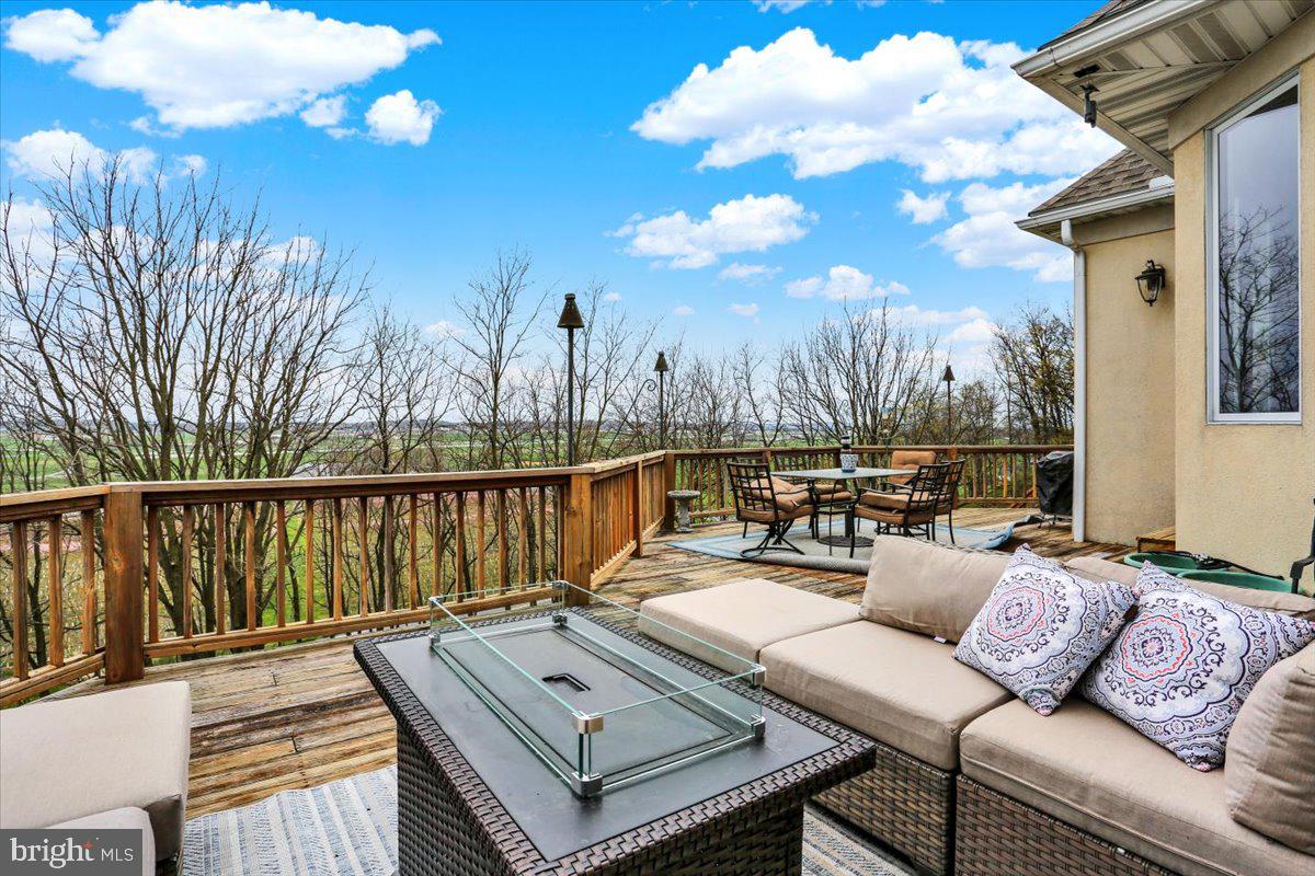 EAGLE RIDGE - Residential