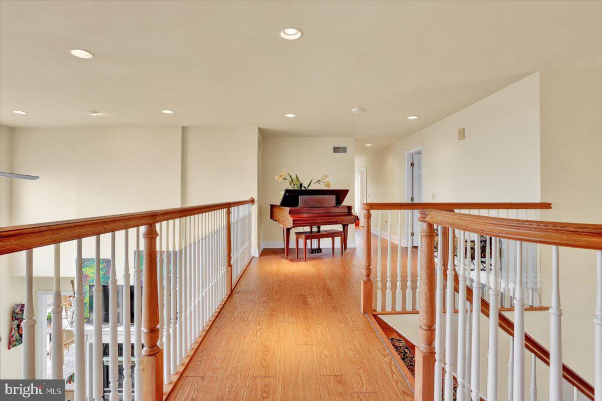 EAGLE RIDGE - Residential