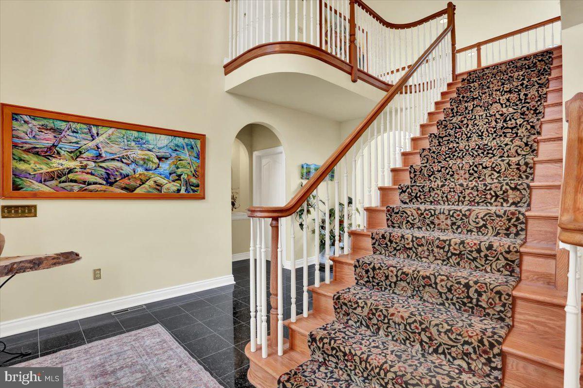 EAGLE RIDGE - Residential