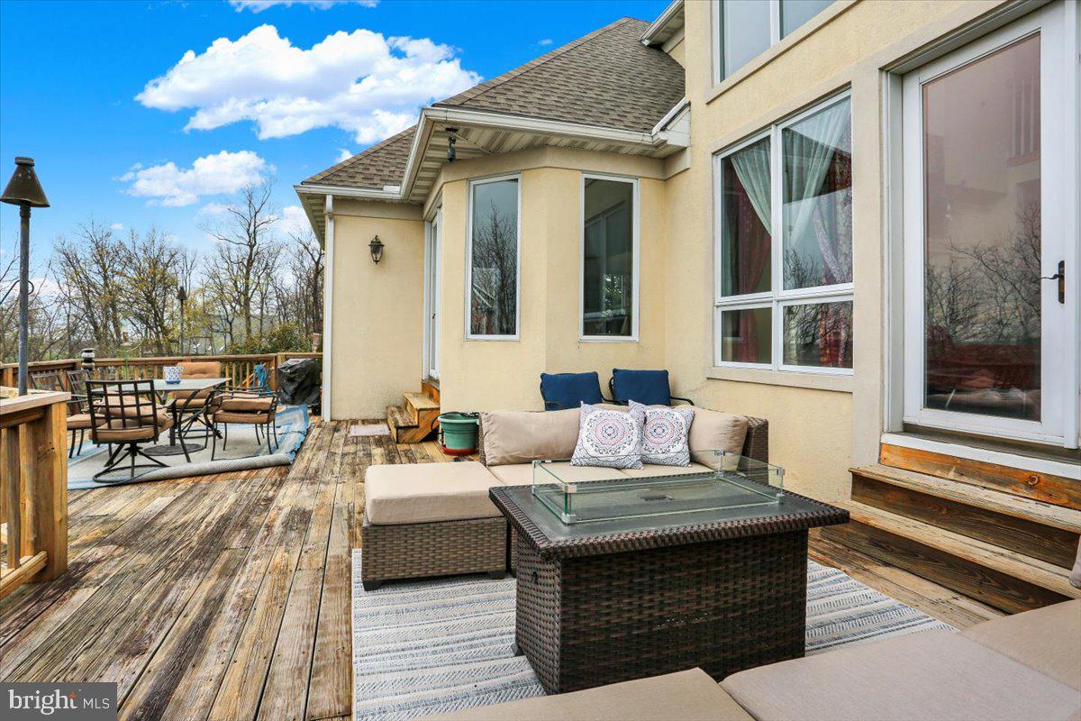 EAGLE RIDGE - Residential