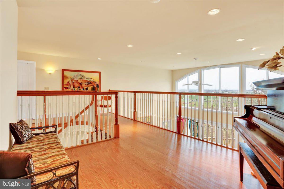 EAGLE RIDGE - Residential