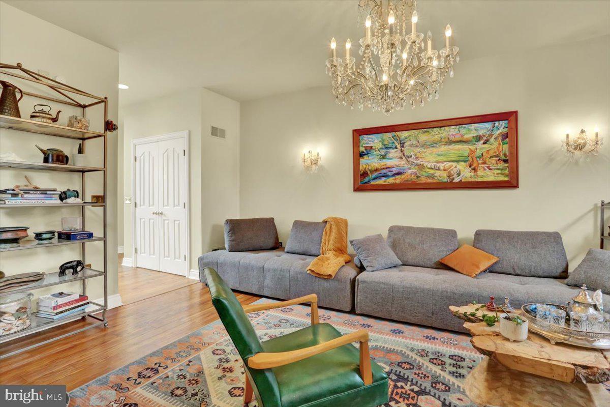 EAGLE RIDGE - Residential