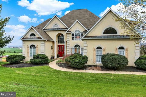 13 APPLE HILL DRIVE LITITZ PA 17543