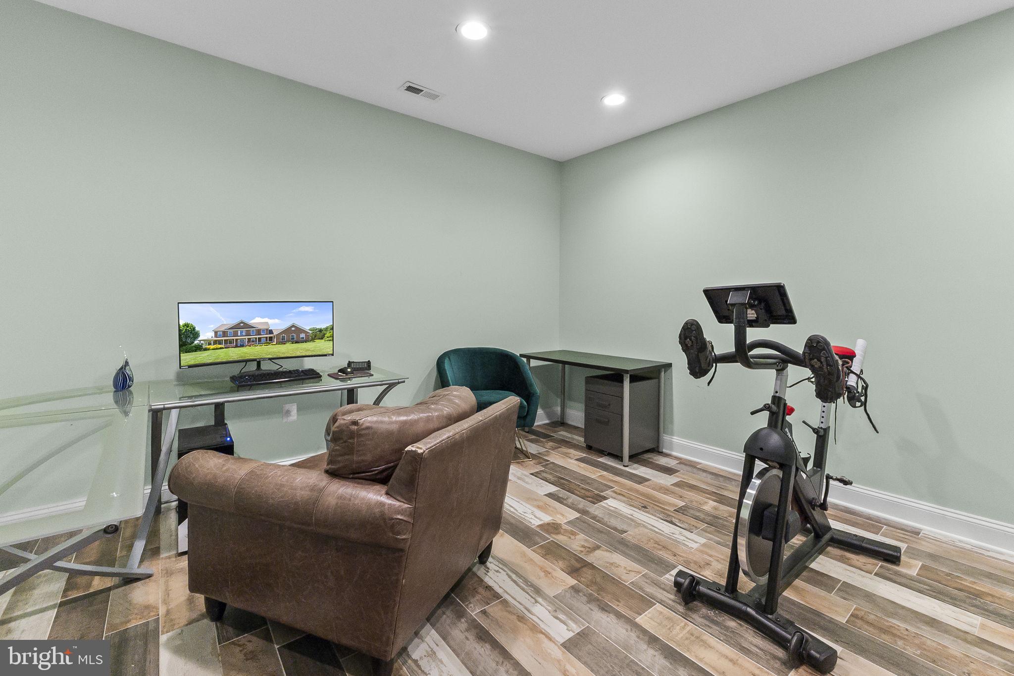 TIMBERNECK - Residential