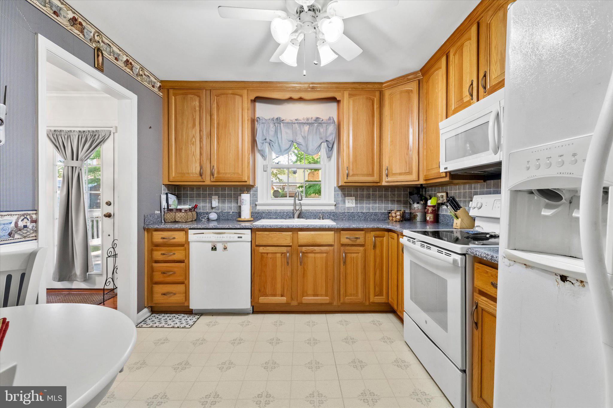 SHERATON HILLS EAST - Residential