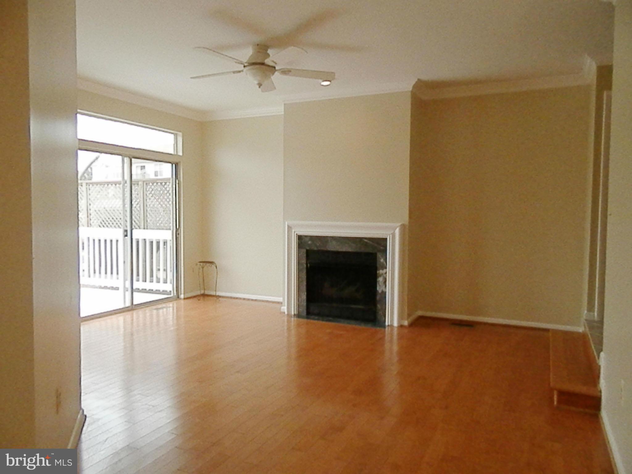 ASHBURN VILLAGE - Residential