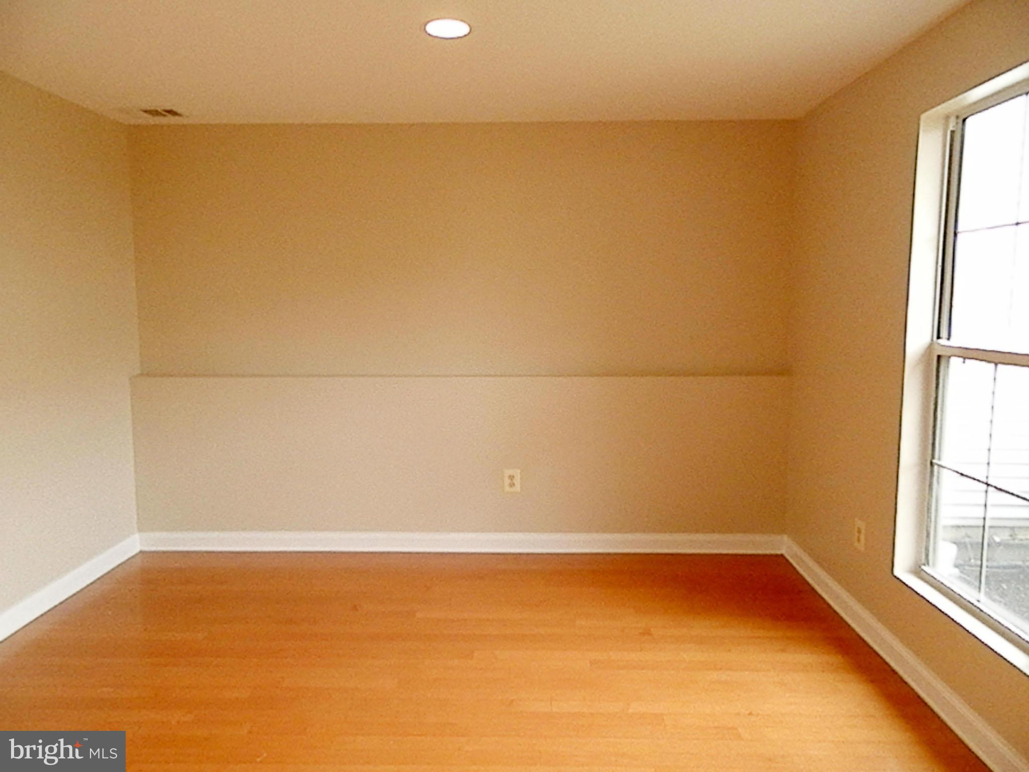 ASHBURN VILLAGE - Residential