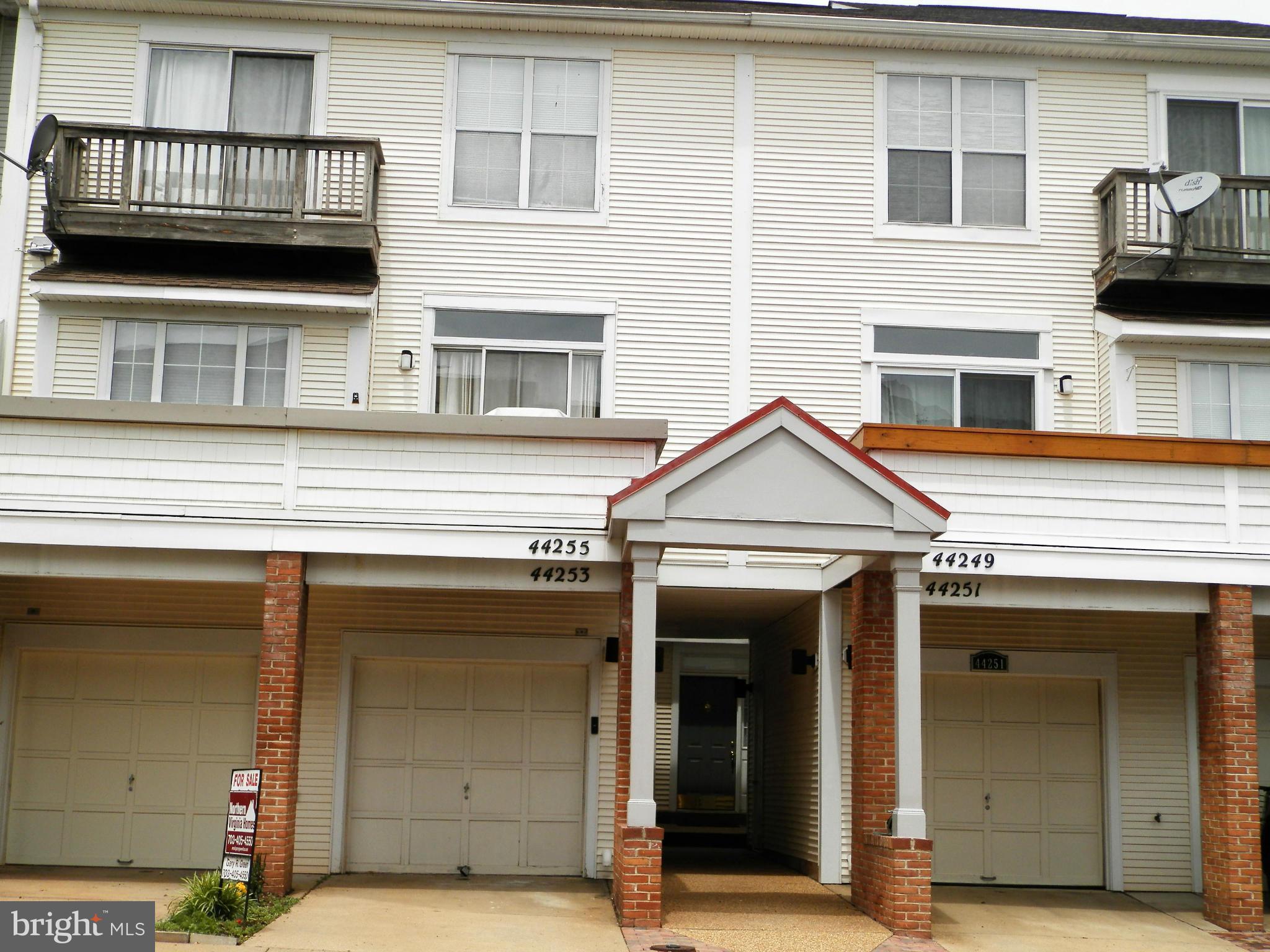 ASHBURN VILLAGE - Residential