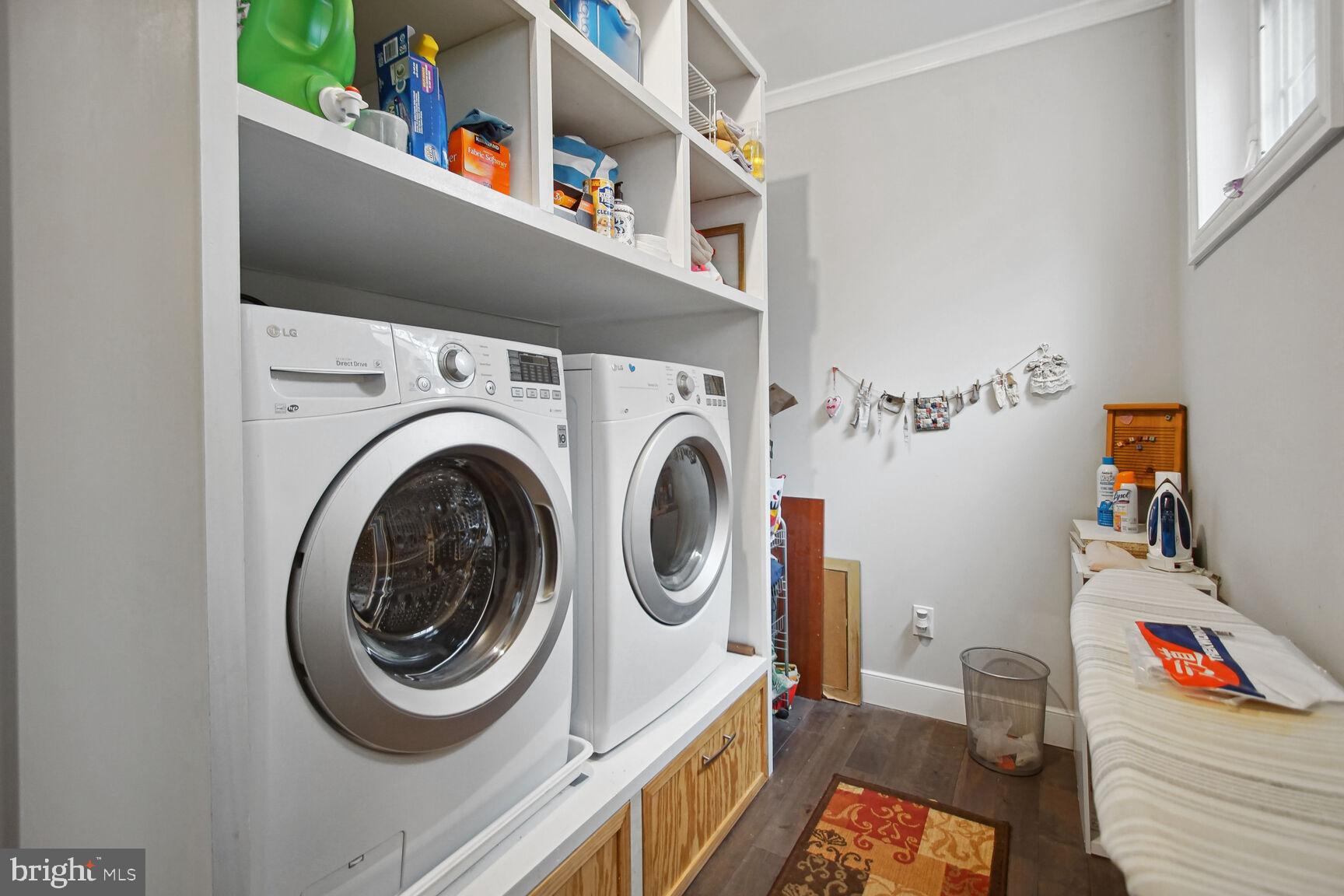 COURTNEY MANOR - Residential