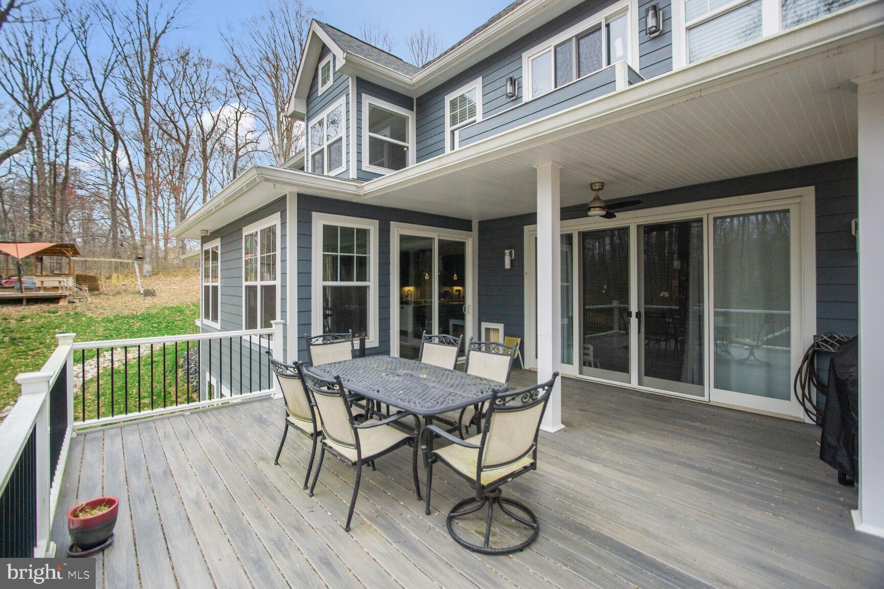 COURTNEY MANOR - Residential