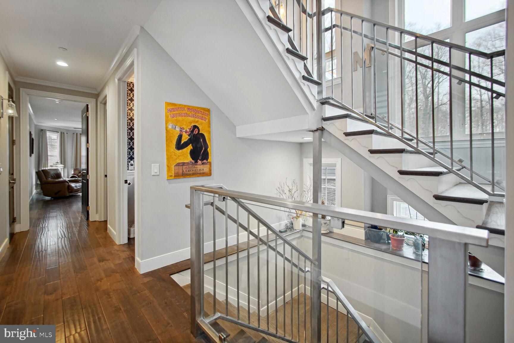 COURTNEY MANOR - Residential