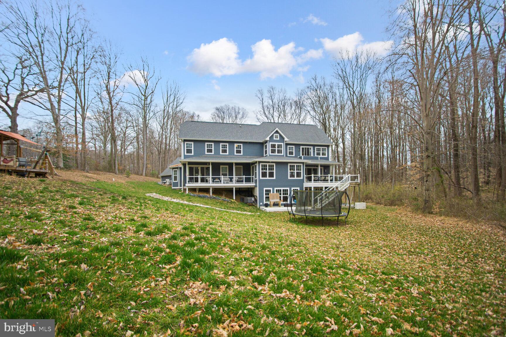 COURTNEY MANOR - Residential